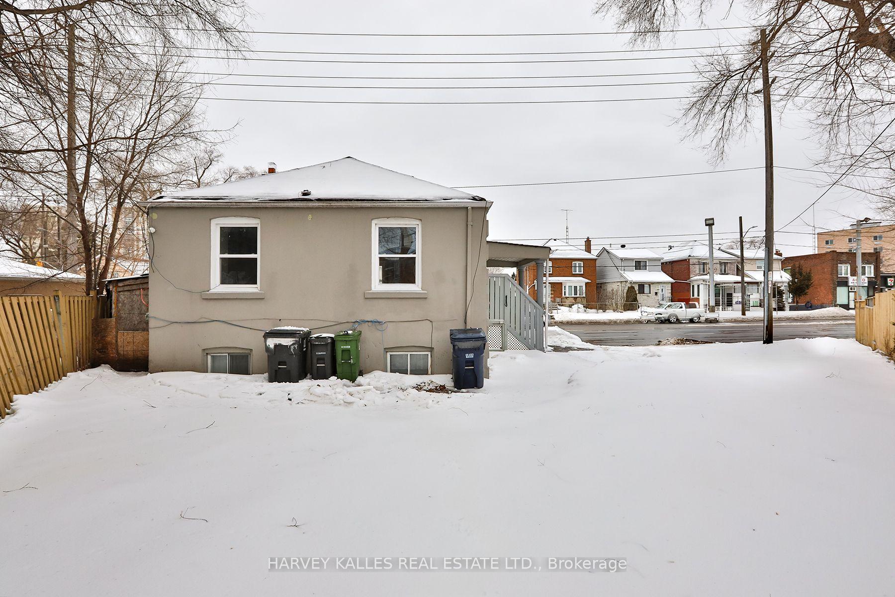 Photo 34 of 1239 Jane Street, North York, Mount Dennis — HOMEH