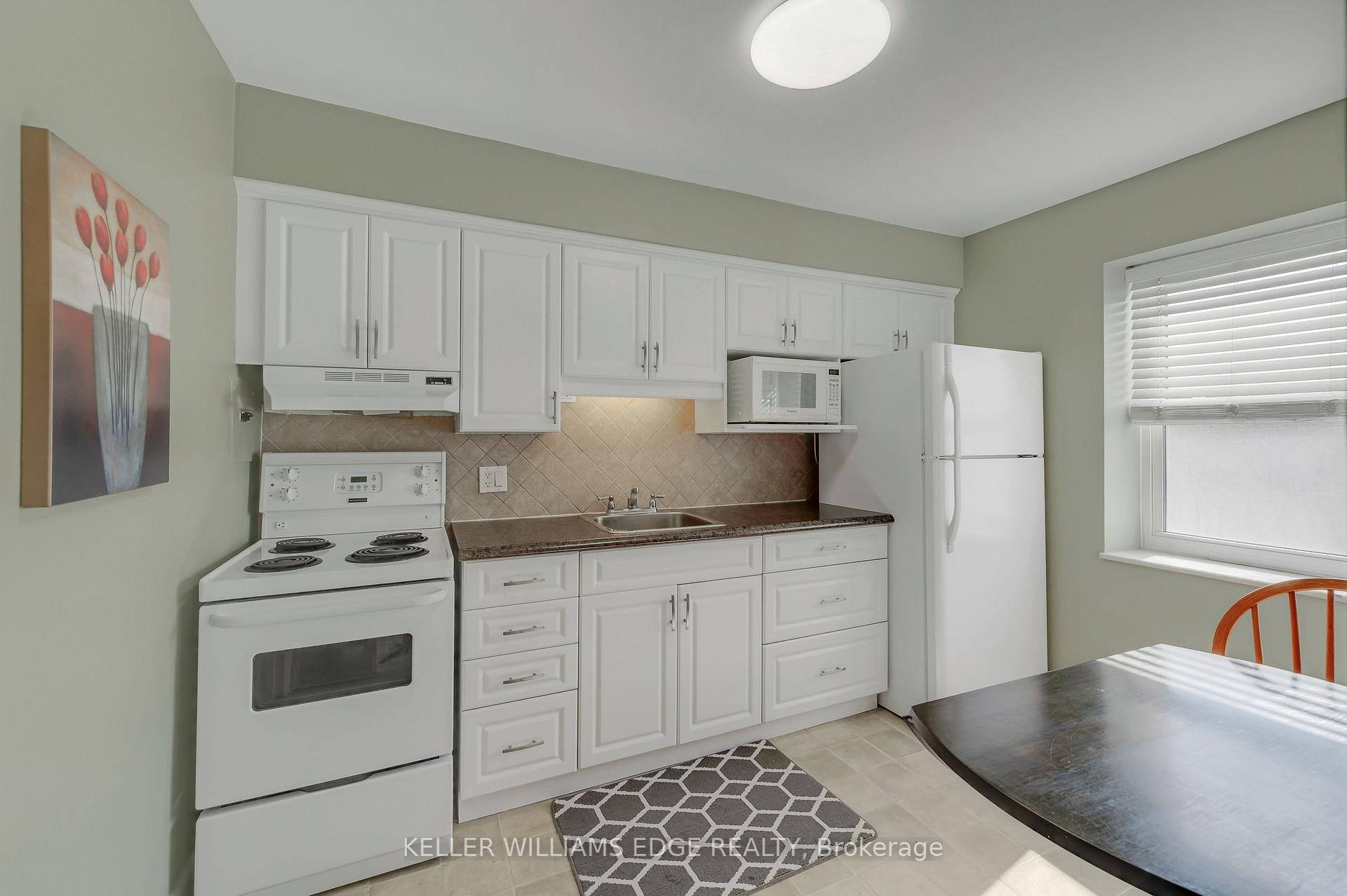 Photo 16 of Unit 9, 824 Brant Street, Burlington, Brant — HOMEH