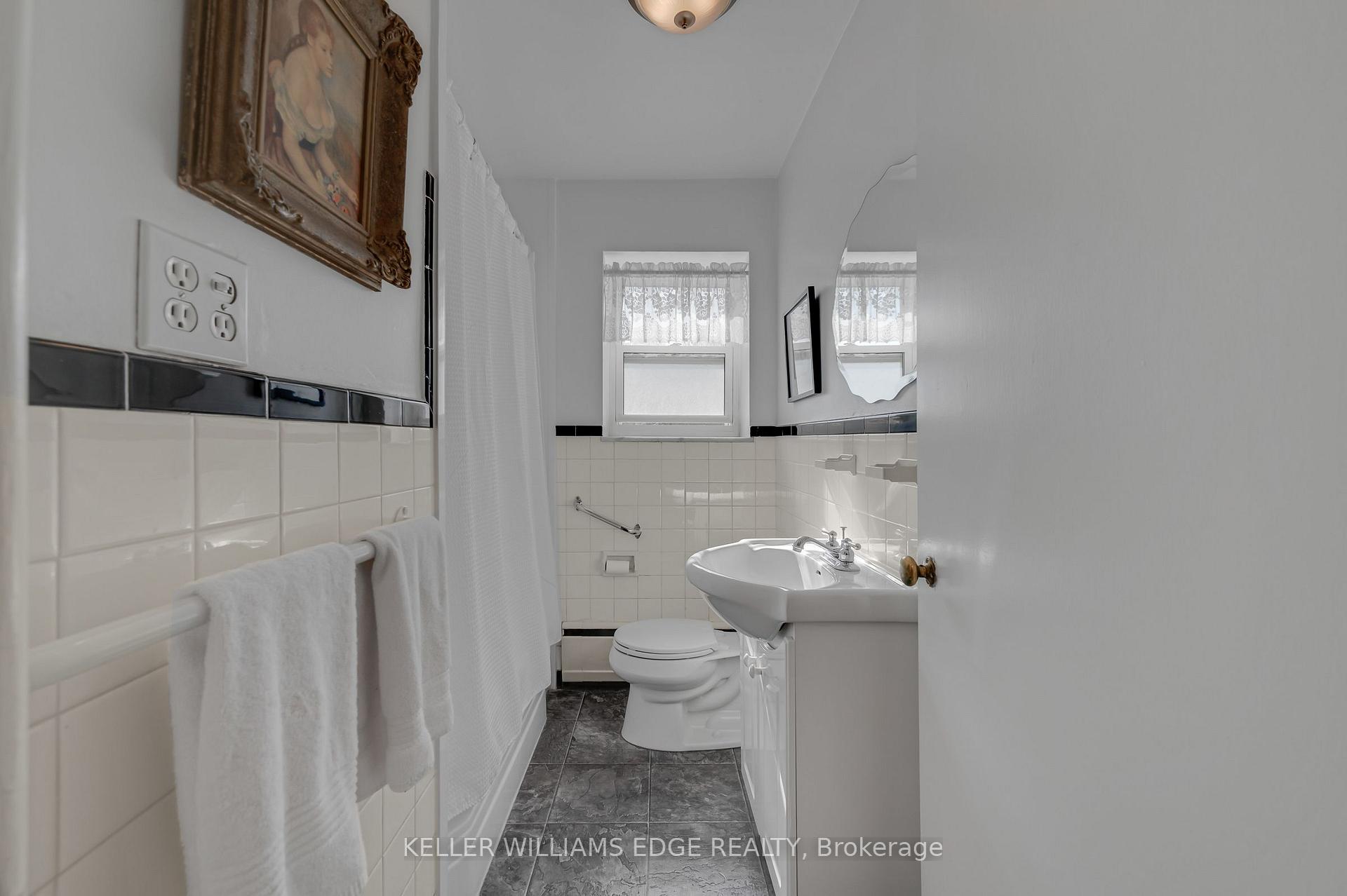Photo 19 of Unit 9, 824 Brant Street, Burlington, Brant — HOMEH