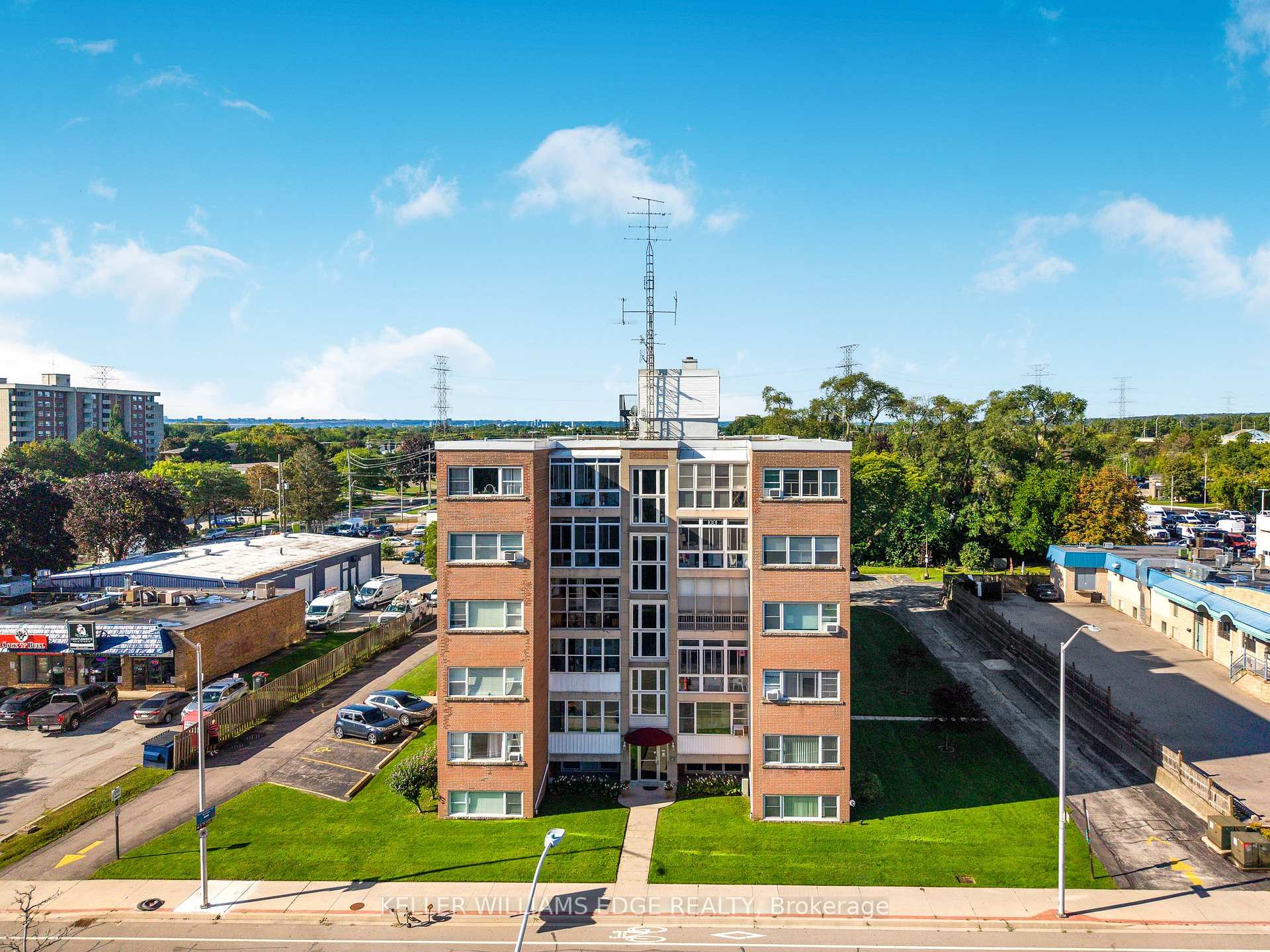 Photo 33 of Unit 9, 824 Brant Street, Burlington, Brant — HOMEH