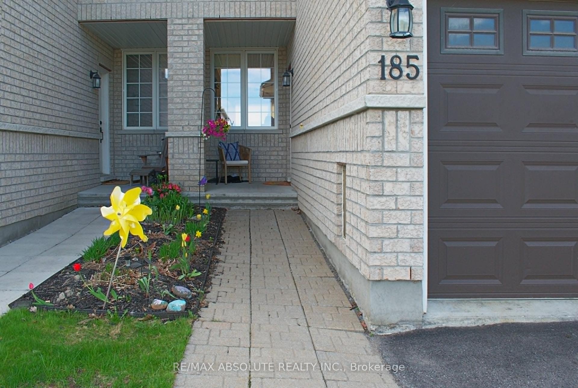Photo 3 of 185 Desmond Trudeau Drive, Arnprior, Arnprior — HOMEH