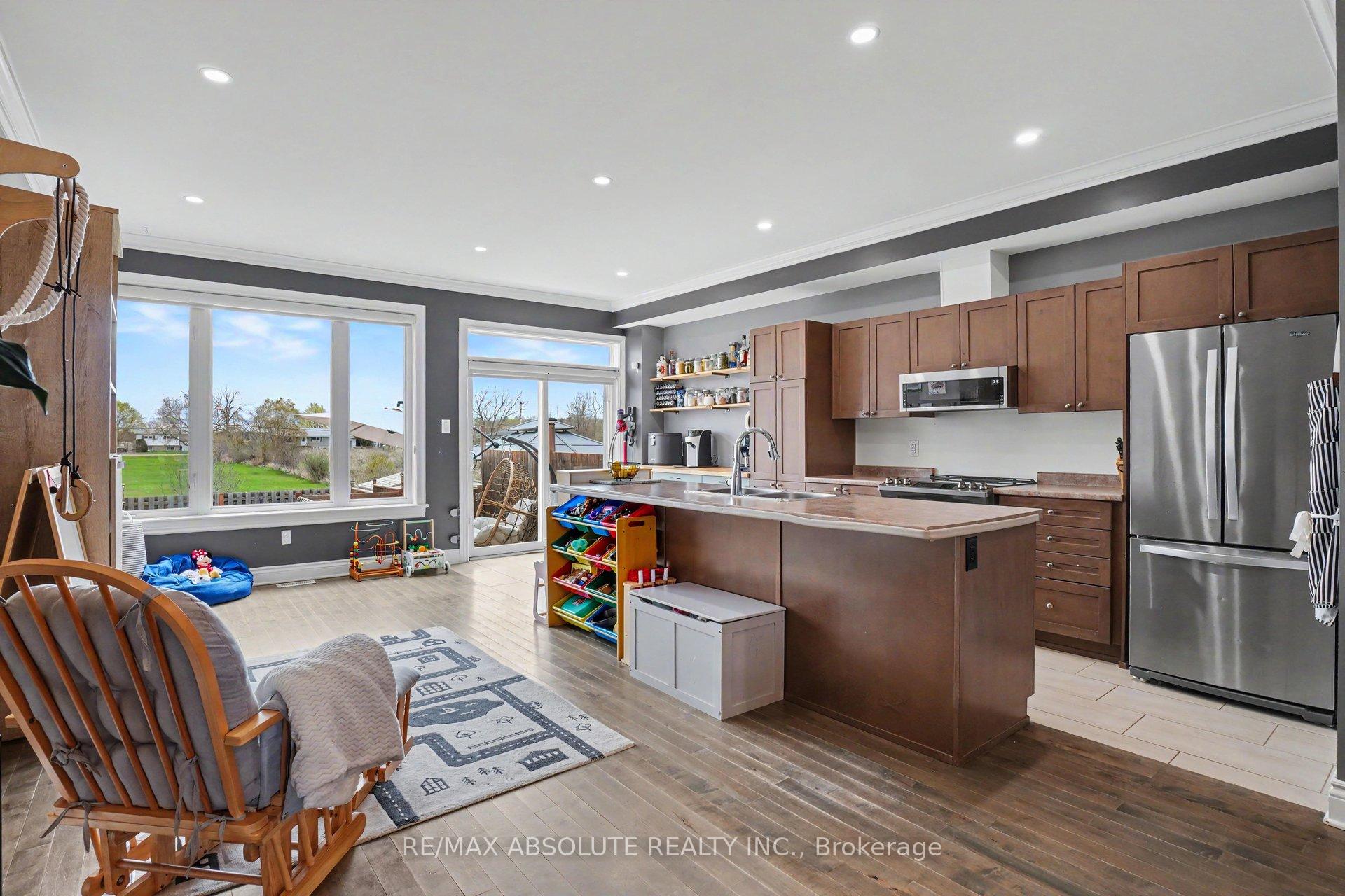 Photo 9 of 185 Desmond Trudeau Drive, Arnprior, Arnprior — HOMEH