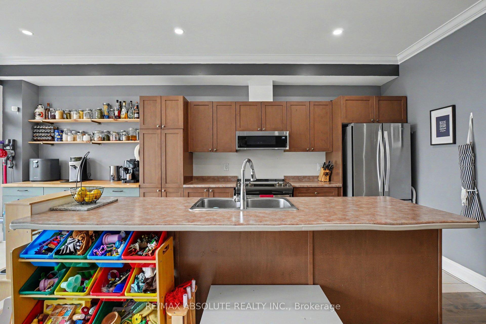Photo 11 of 185 Desmond Trudeau Drive, Arnprior, Arnprior — HOMEH