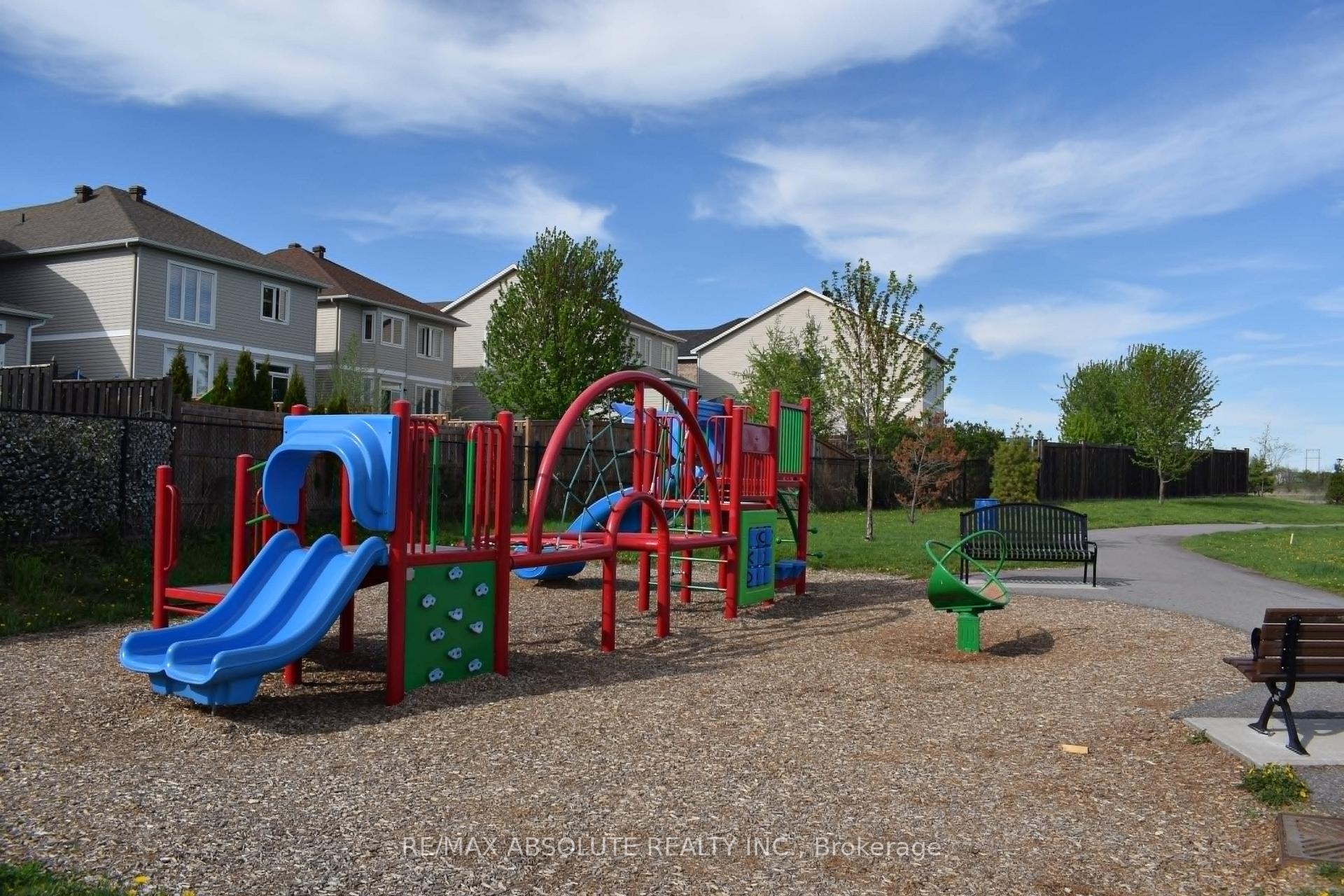 Photo 32 of 185 Desmond Trudeau Drive, Arnprior, Arnprior — HOMEH