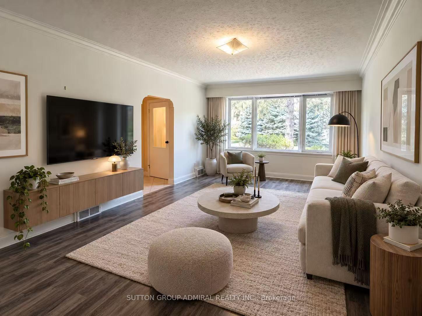Photo 3 of 119 Caribou Road, Toronto, Bedford Park-Nortown — HOMEH