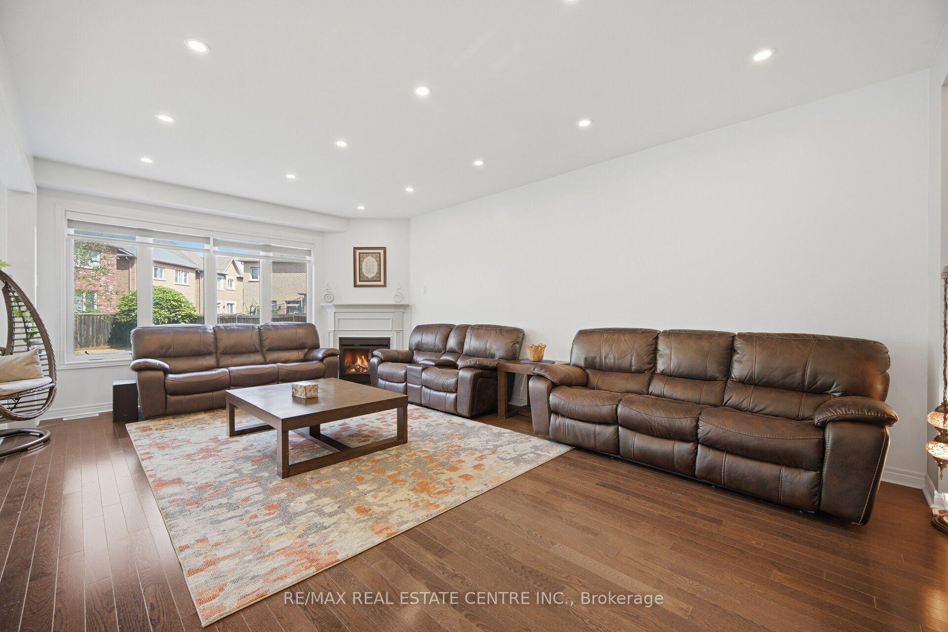 Photo 19 of 13 Goodsway Trail, Brampton, Northwest Brampton — HOMEH