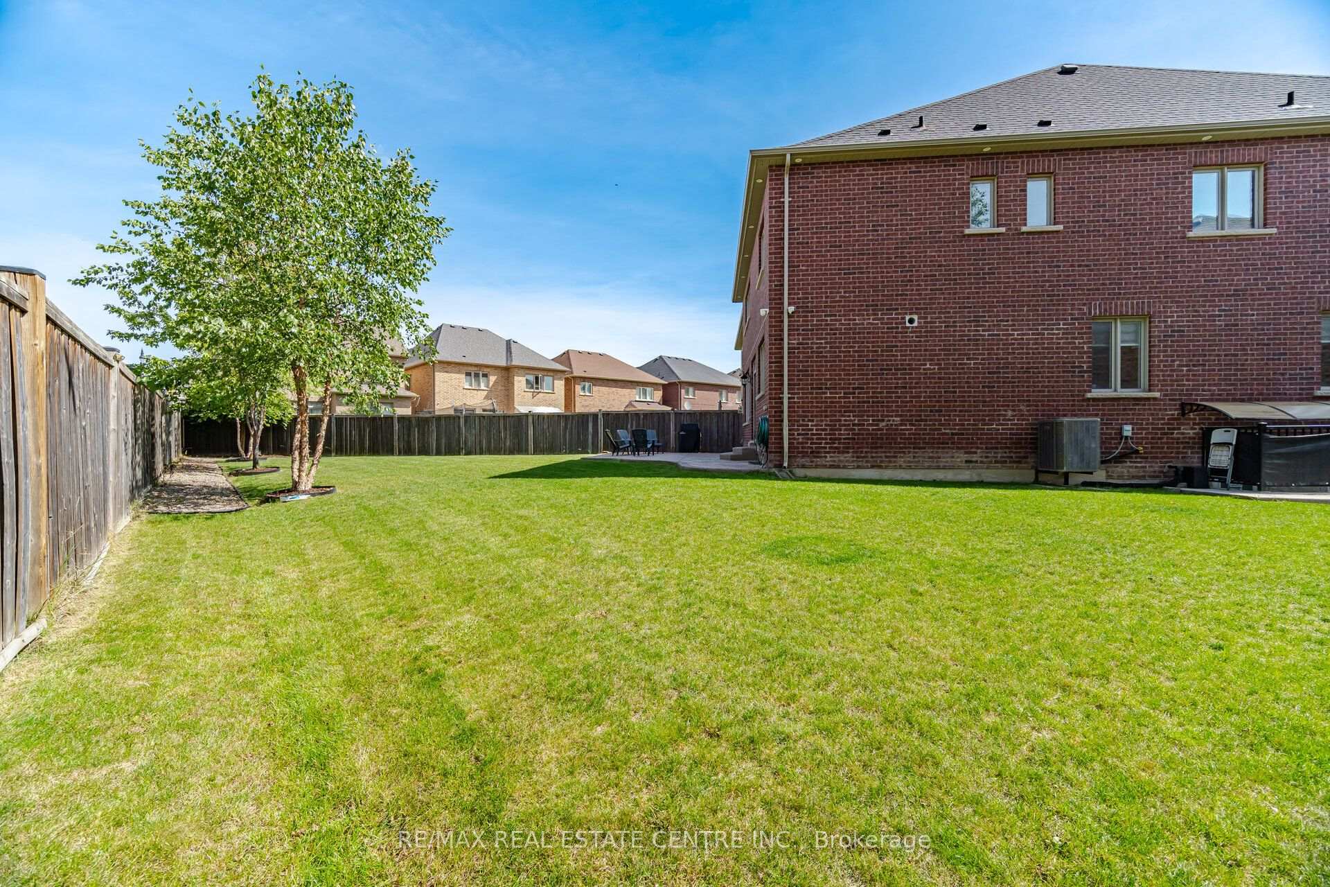 Photo 41 of 13 Goodsway Trail, Brampton, Northwest Brampton — HOMEH