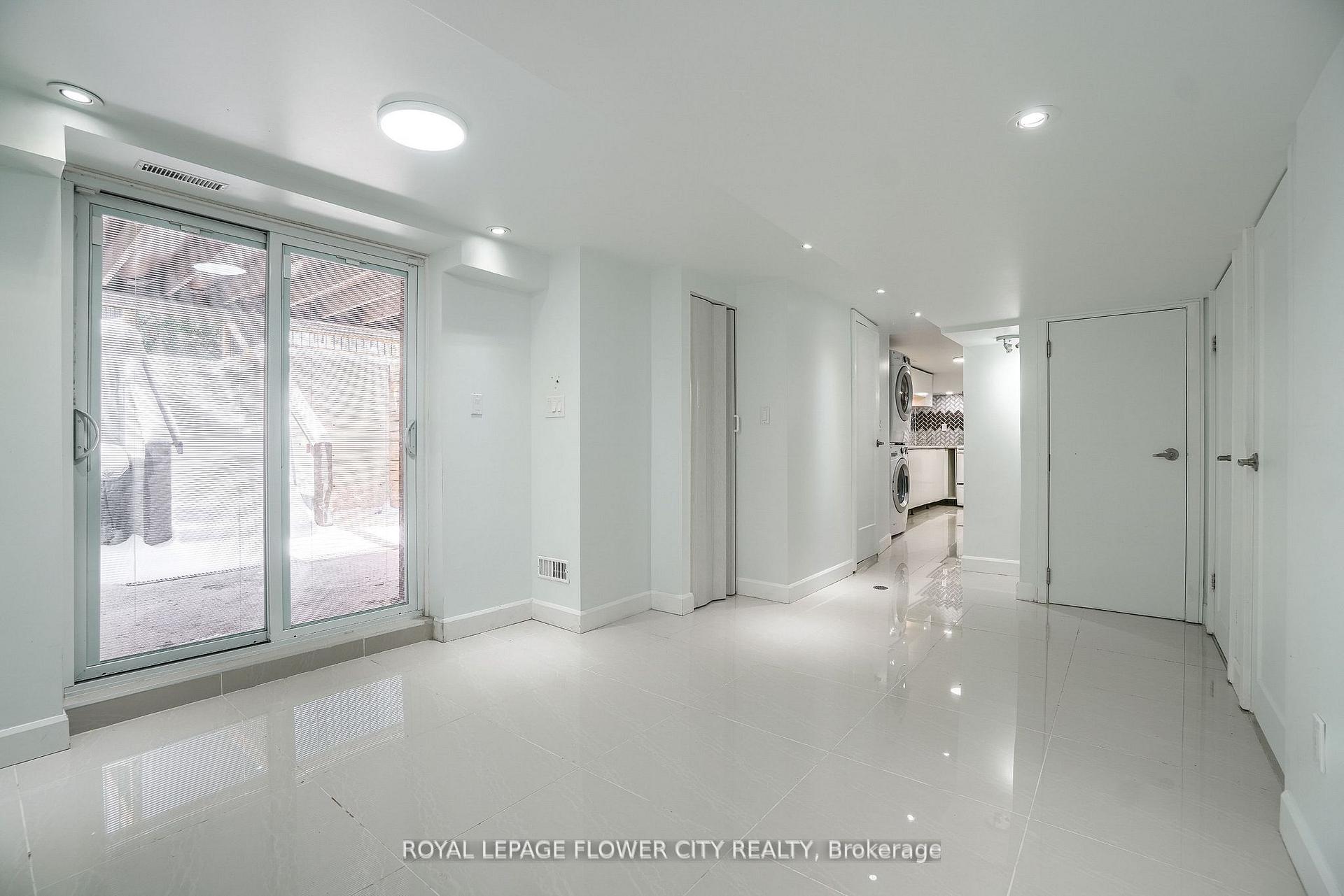 Photo 4 of Unit Basement, 12 Gondola Crescent, Brampton, Northgate — HOMEH