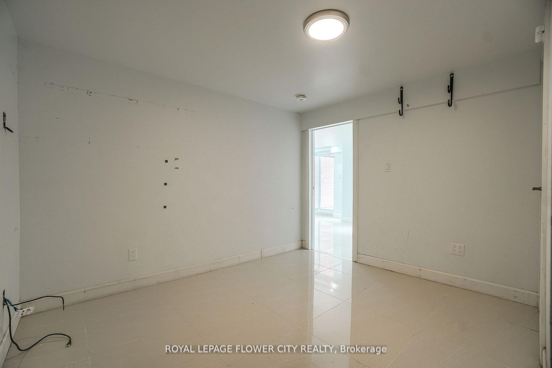 Photo 6 of Unit Basement, 12 Gondola Crescent, Brampton, Northgate — HOMEH
