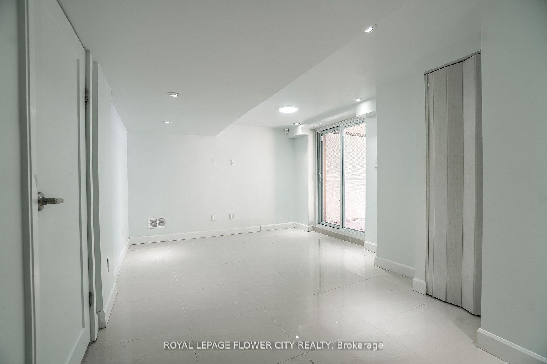 Photo 8 of Unit Basement, 12 Gondola Crescent, Brampton, Northgate — HOMEH