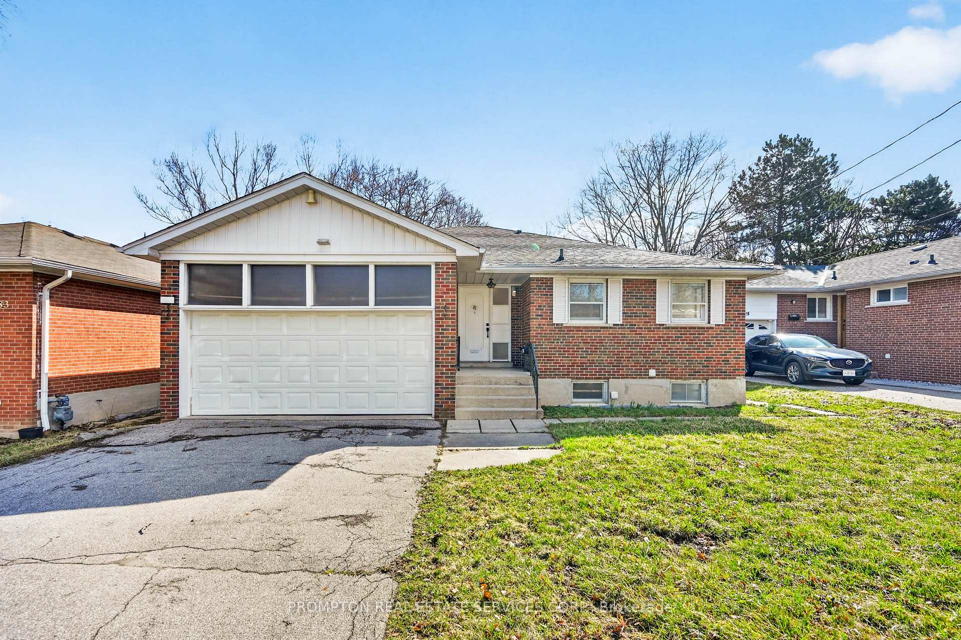 Photo 2 of 81 Maxome Avenue, North York, Newtonbrook East — HOMEH