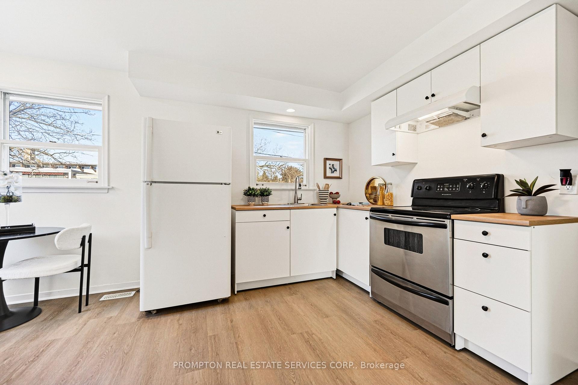 Photo 5 of 81 Maxome Avenue, North York, Newtonbrook East — HOMEH