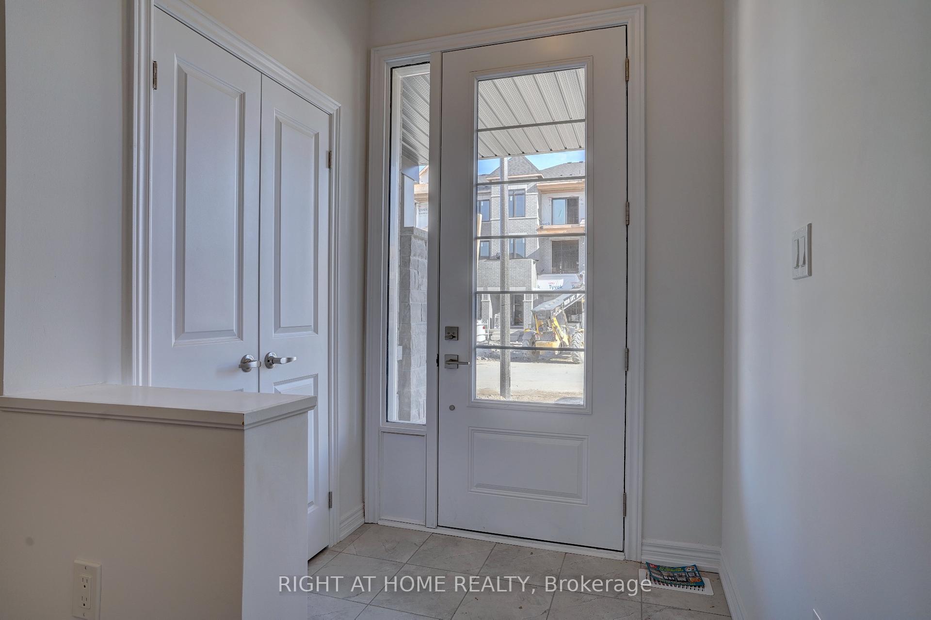 Photo 2 of 2038 Cameron Lott Crescent, Oshawa, Kedron — HOMEH