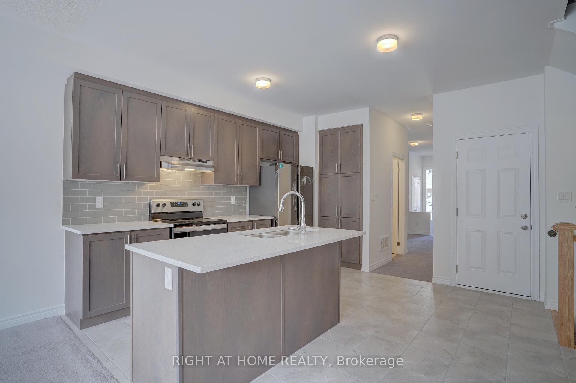 Photo 4 of 2038 Cameron Lott Crescent, Oshawa, Kedron — HOMEH