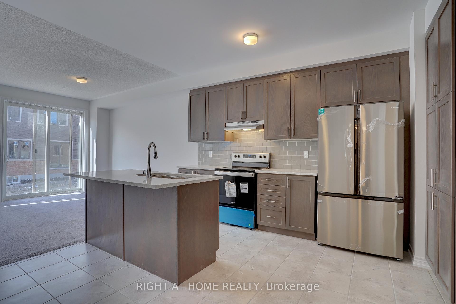 Photo 5 of 2038 Cameron Lott Crescent, Oshawa, Kedron — HOMEH