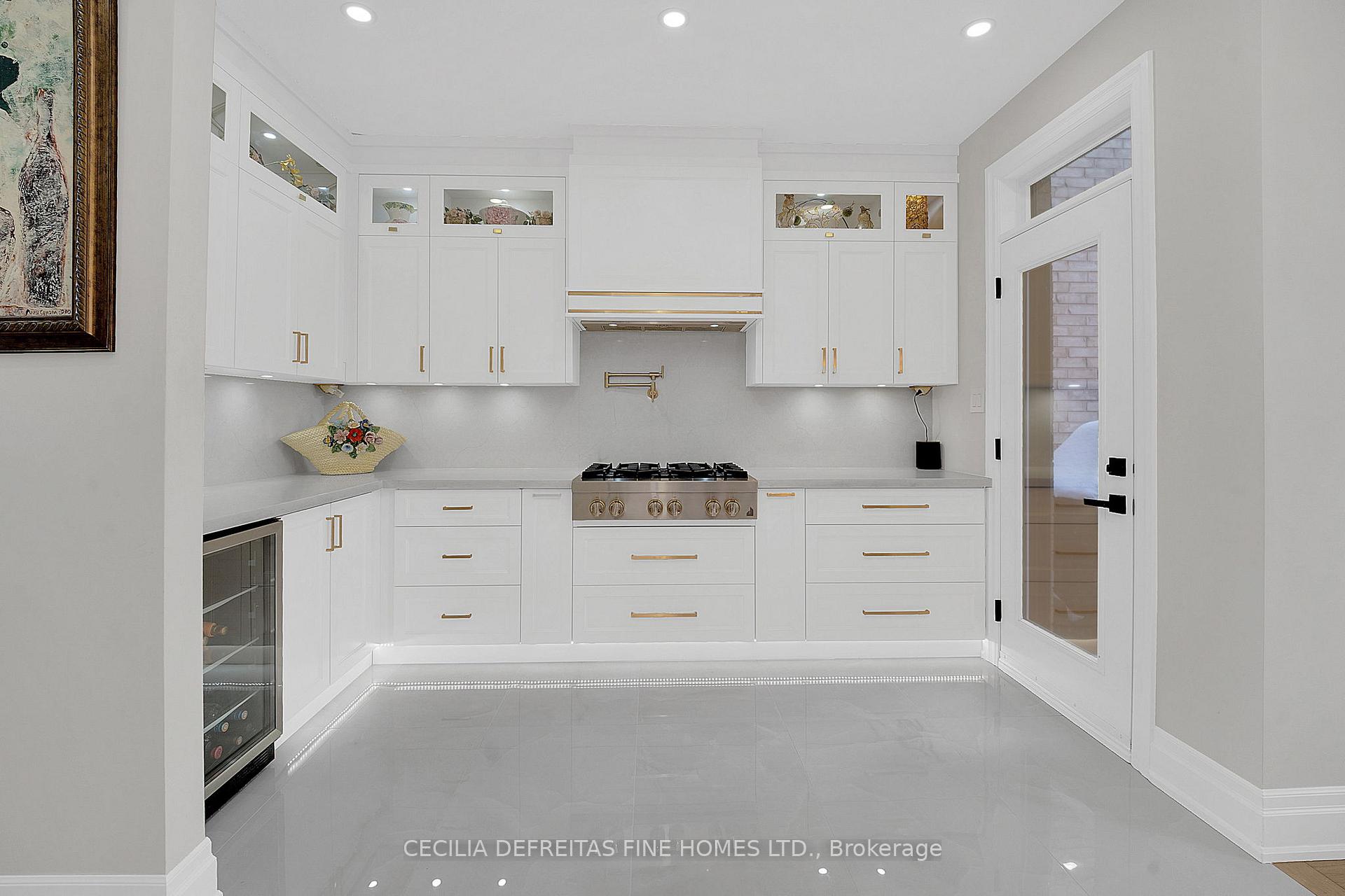 Photo 12 of 109 Alex Campbell Crescent, King, King City — HOMEH