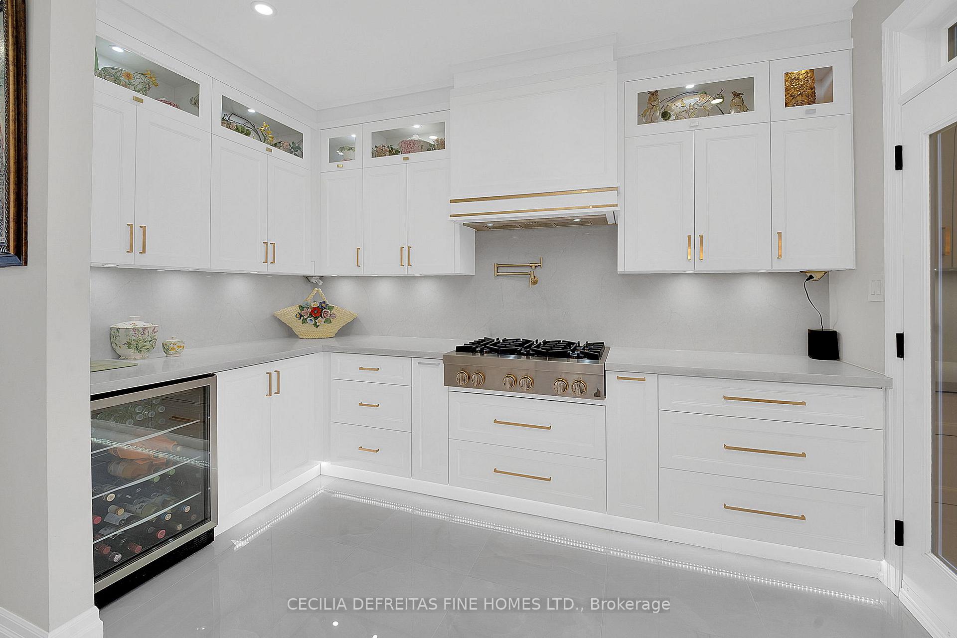 Photo 13 of 109 Alex Campbell Crescent, King, King City — HOMEH