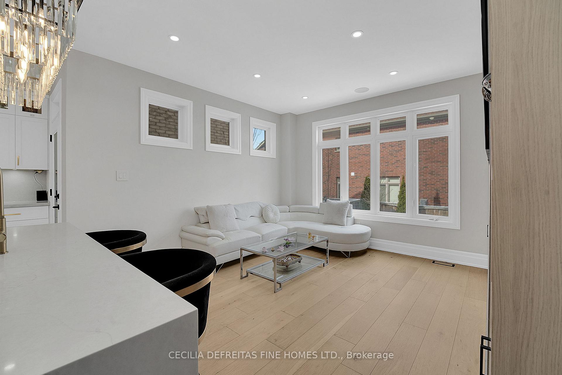 Photo 18 of 109 Alex Campbell Crescent, King, King City — HOMEH