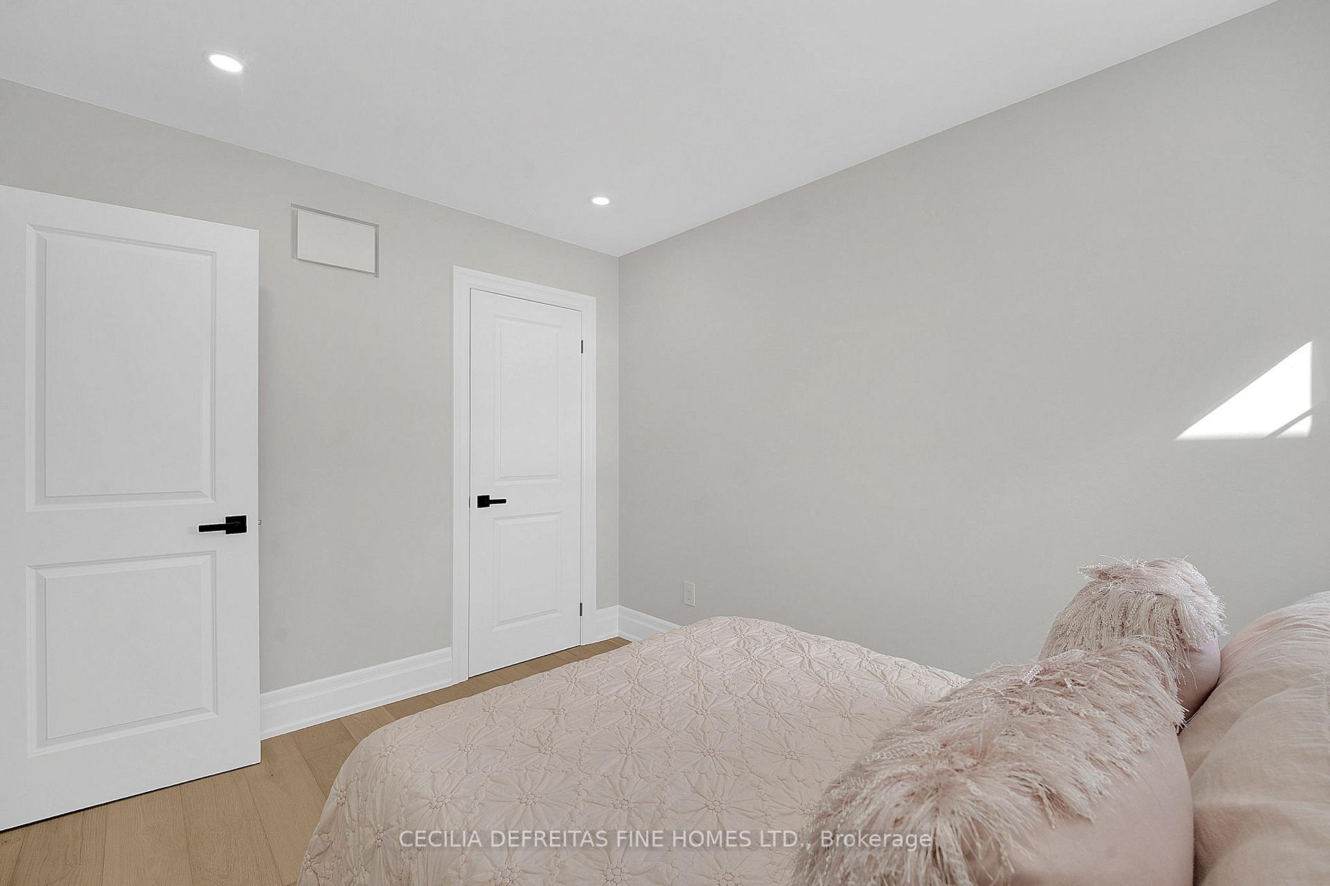 Photo 29 of 109 Alex Campbell Crescent, King, King City — HOMEH