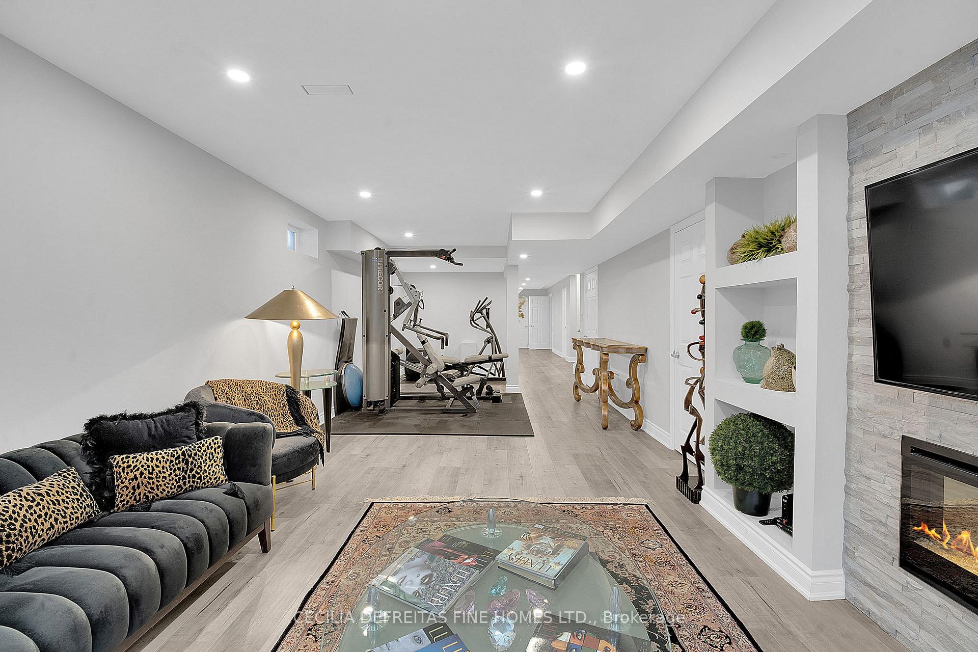 Photo 38 of 109 Alex Campbell Crescent, King, King City — HOMEH