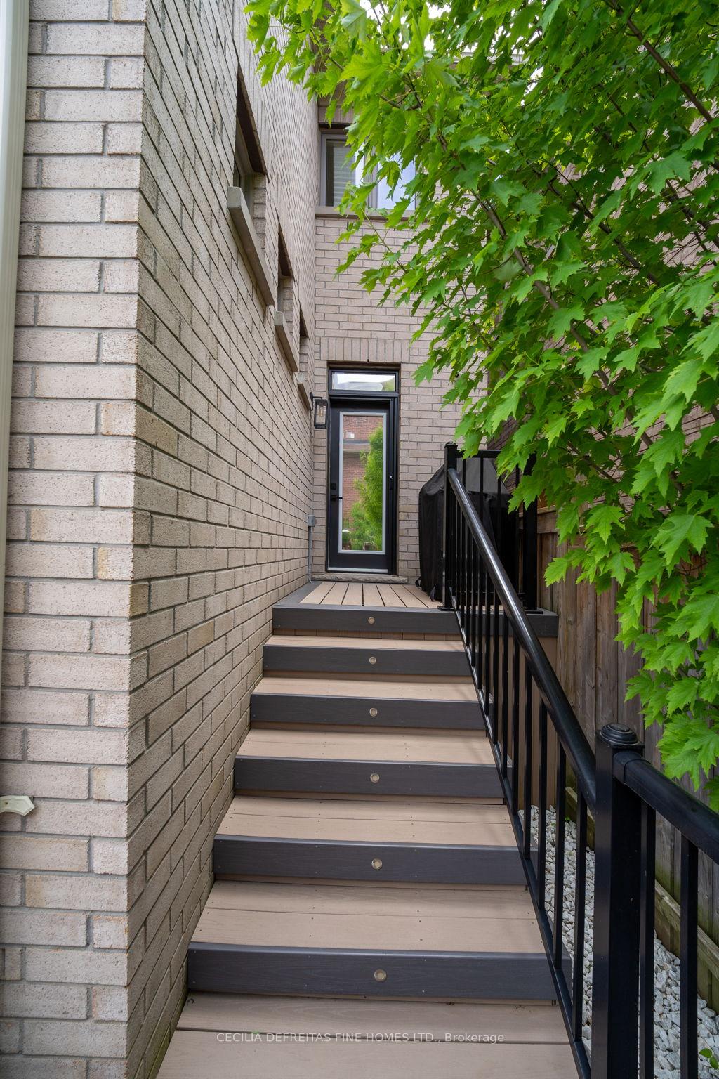 Photo 42 of 109 Alex Campbell Crescent, King, King City — HOMEH
