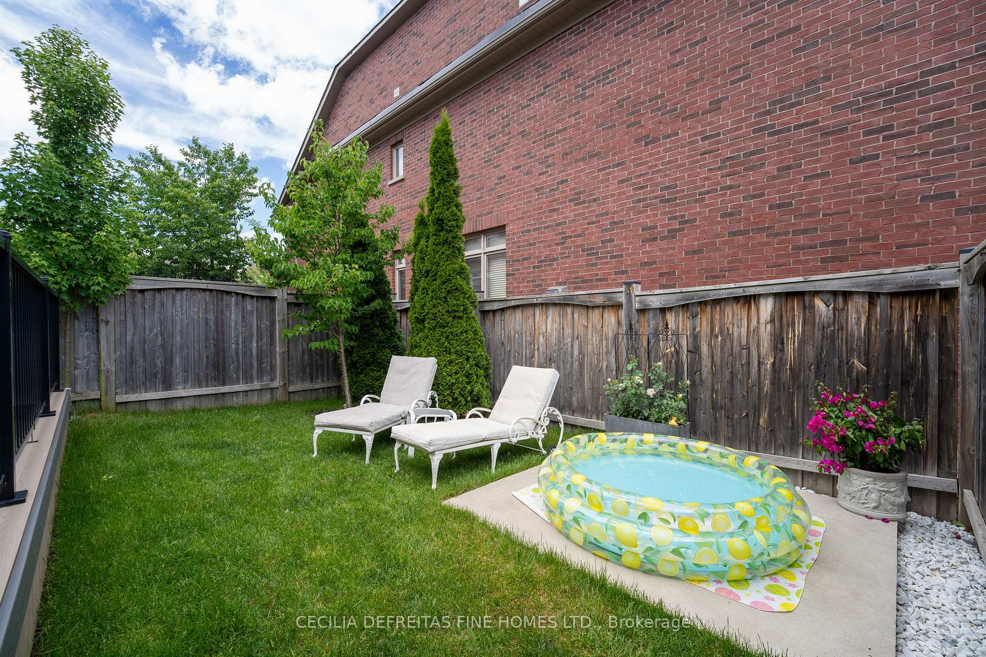 Photo 48 of 109 Alex Campbell Crescent, King, King City — HOMEH