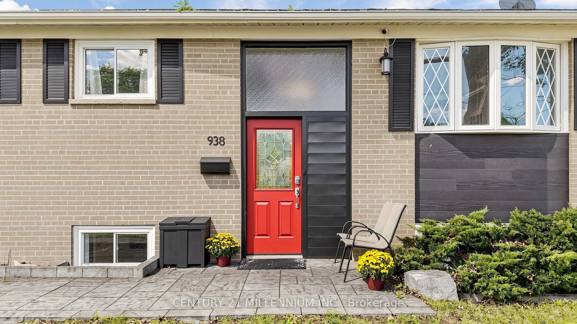 Photo 9 of 938 Greenwood Crescent, Whitby, Downtown Whitby — HOMEH