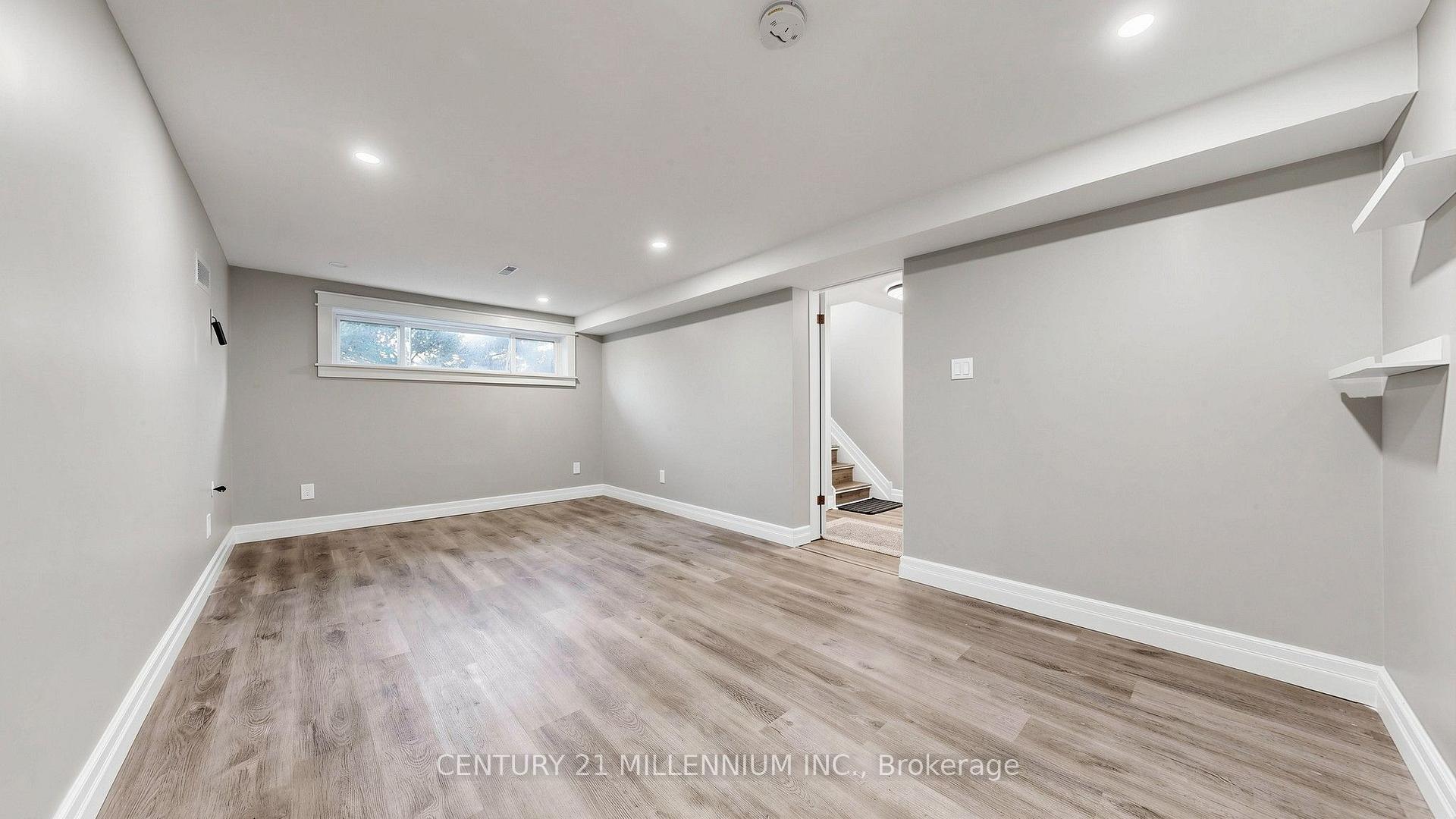 Photo 26 of 938 Greenwood Crescent, Whitby, Downtown Whitby — HOMEH