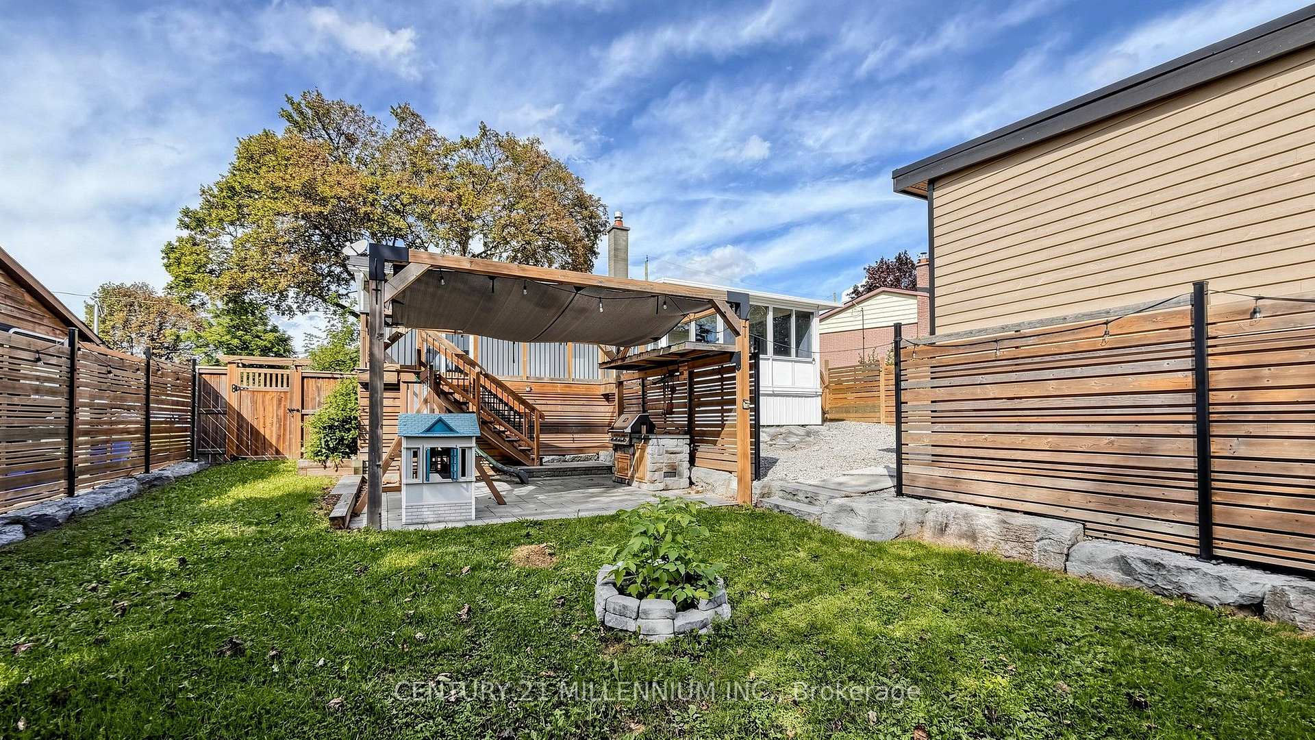 Photo 34 of 938 Greenwood Crescent, Whitby, Downtown Whitby — HOMEH