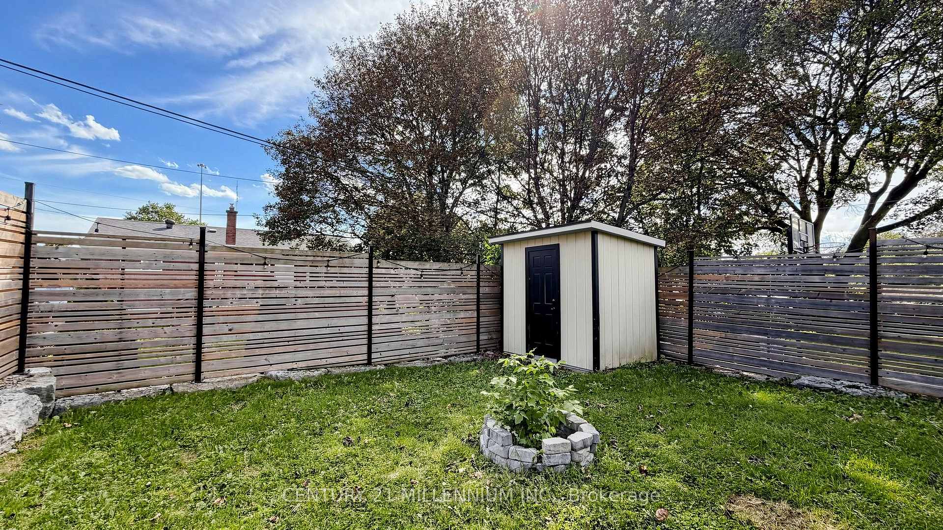 Photo 37 of 938 Greenwood Crescent, Whitby, Downtown Whitby — HOMEH