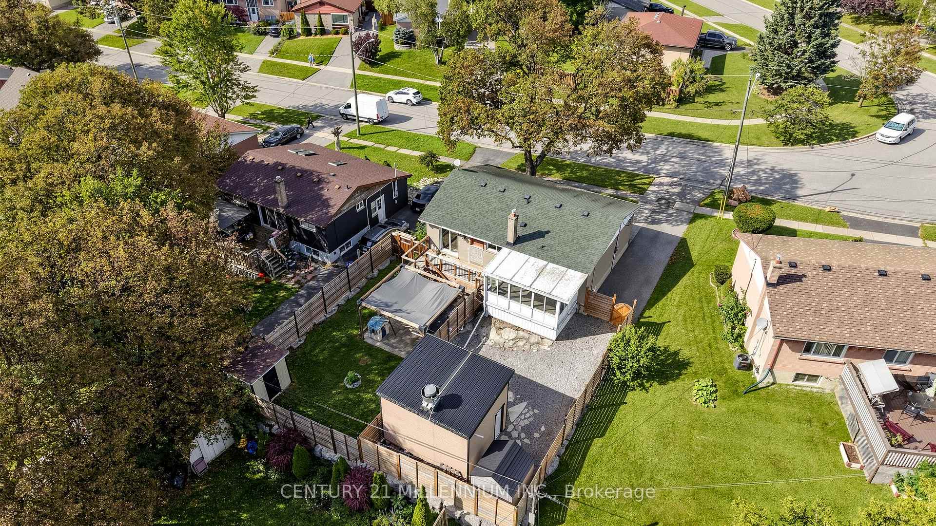 Photo 41 of 938 Greenwood Crescent, Whitby, Downtown Whitby — HOMEH