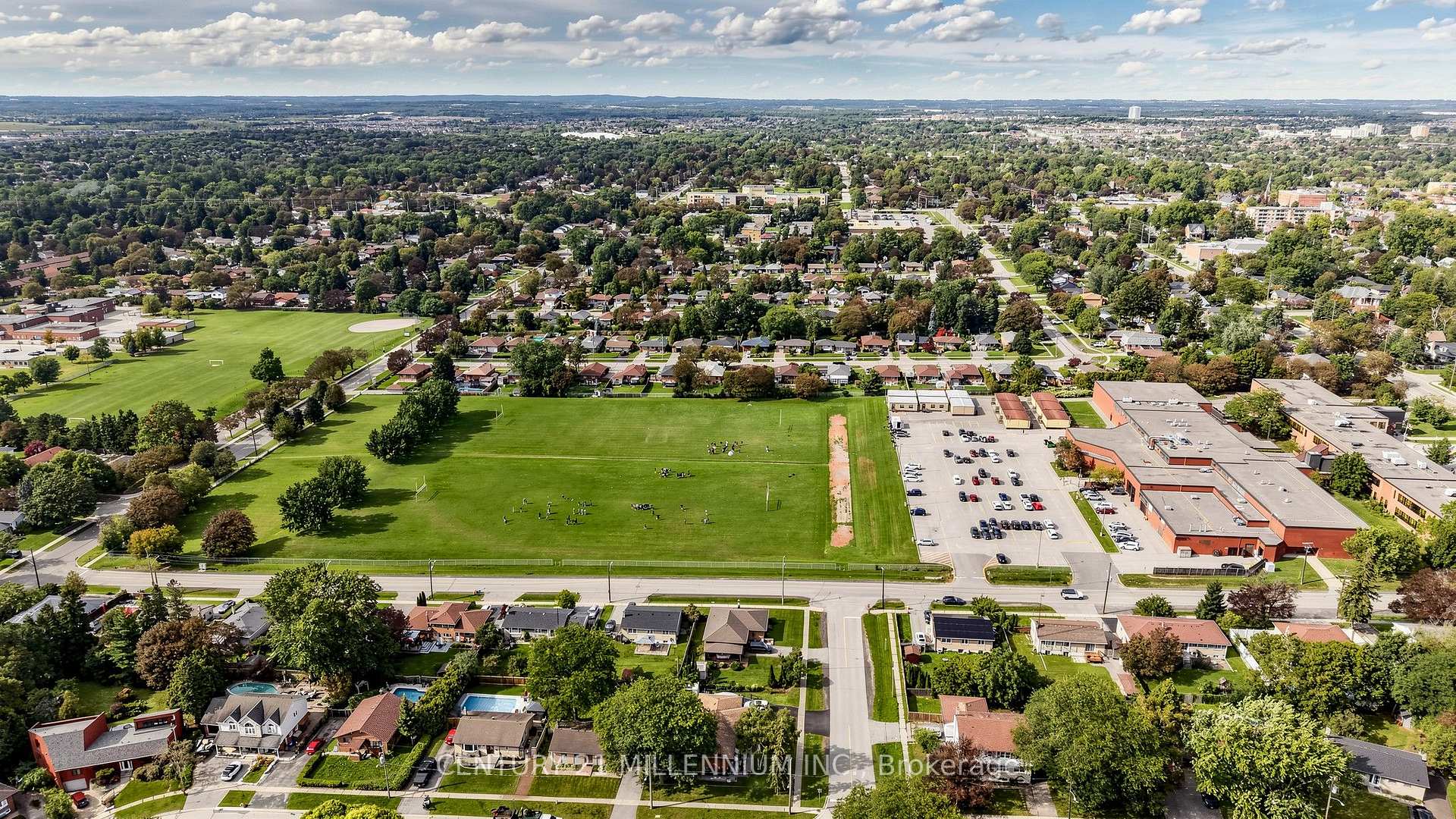 Photo 47 of 938 Greenwood Crescent, Whitby, Downtown Whitby — HOMEH