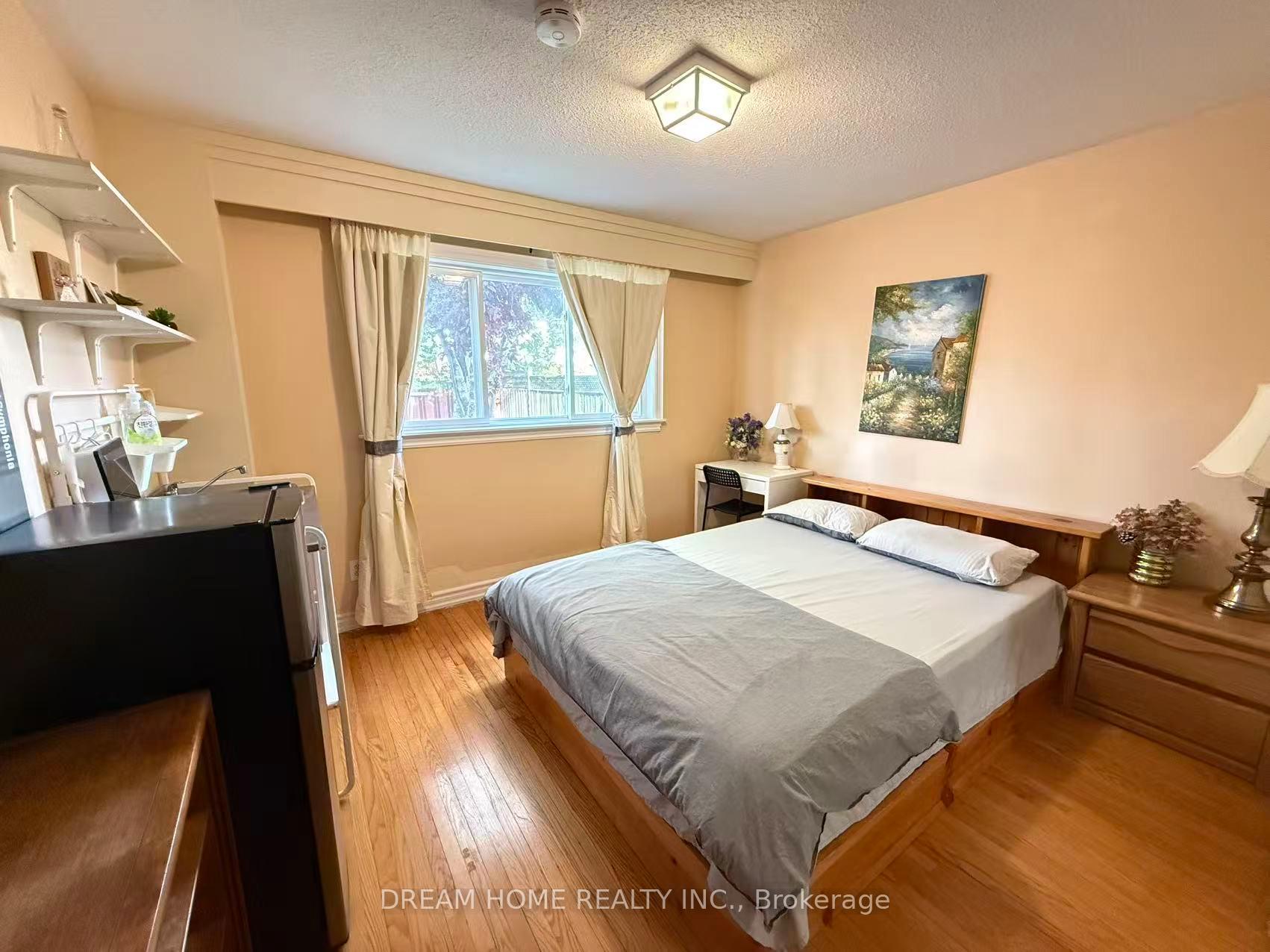 Photo 4 of 92 Rainier Square, Scarborough, L'Amoreaux — HOMEH
