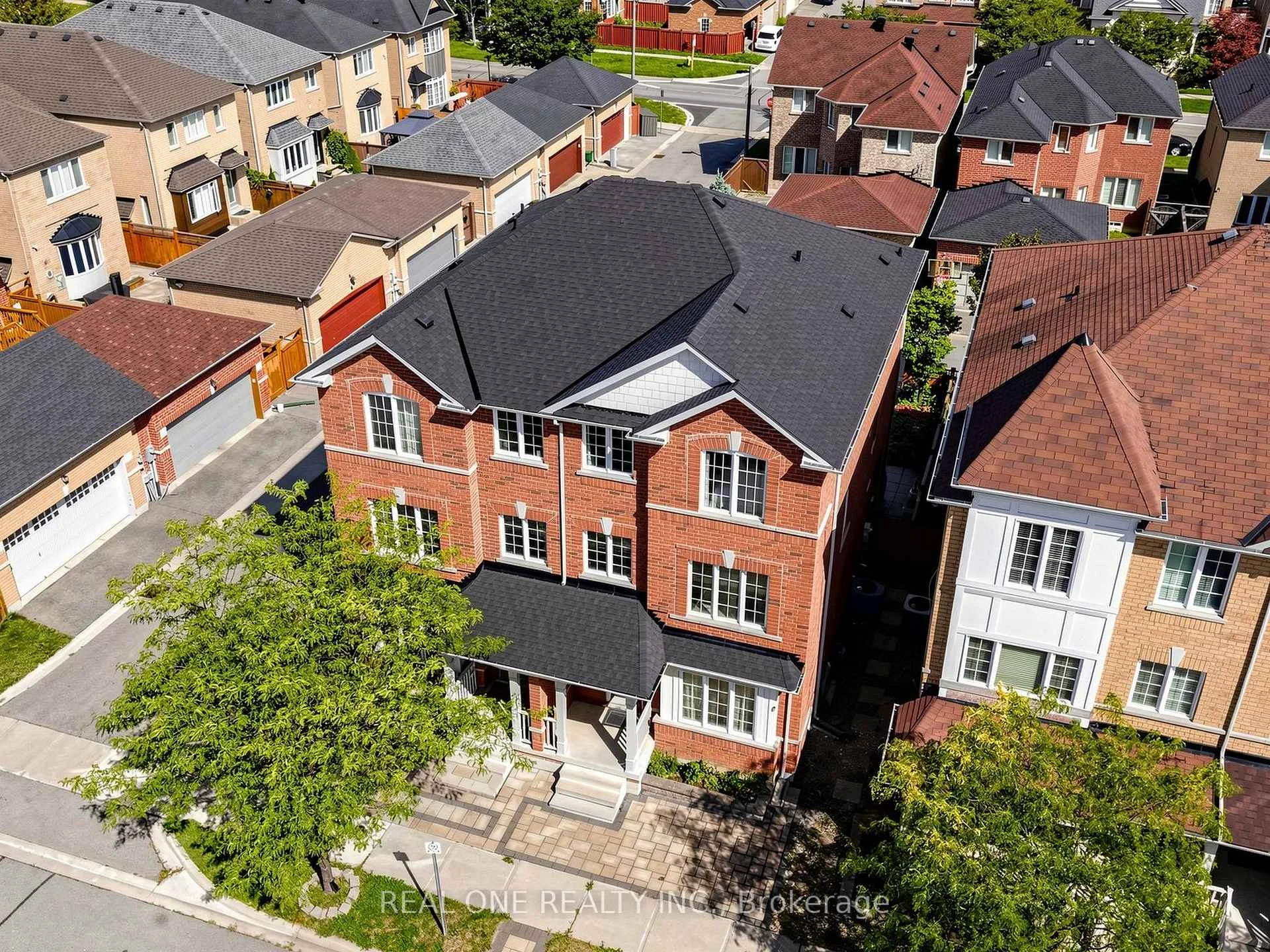 Photo 2 of 29 Rock Garden Street, Markham, Cornell — HOMEH