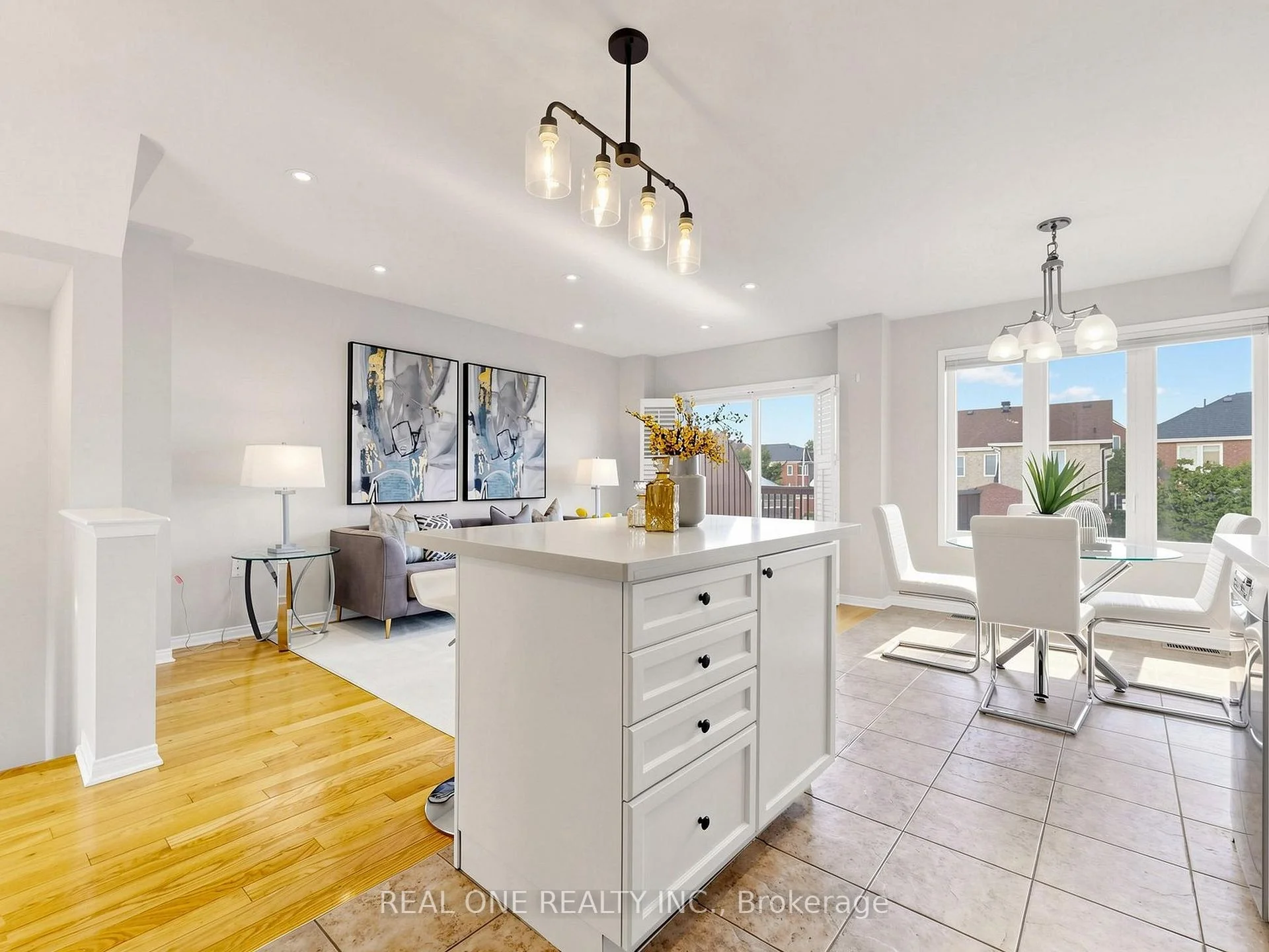 Photo 12 of 29 Rock Garden Street, Markham, Cornell — HOMEH