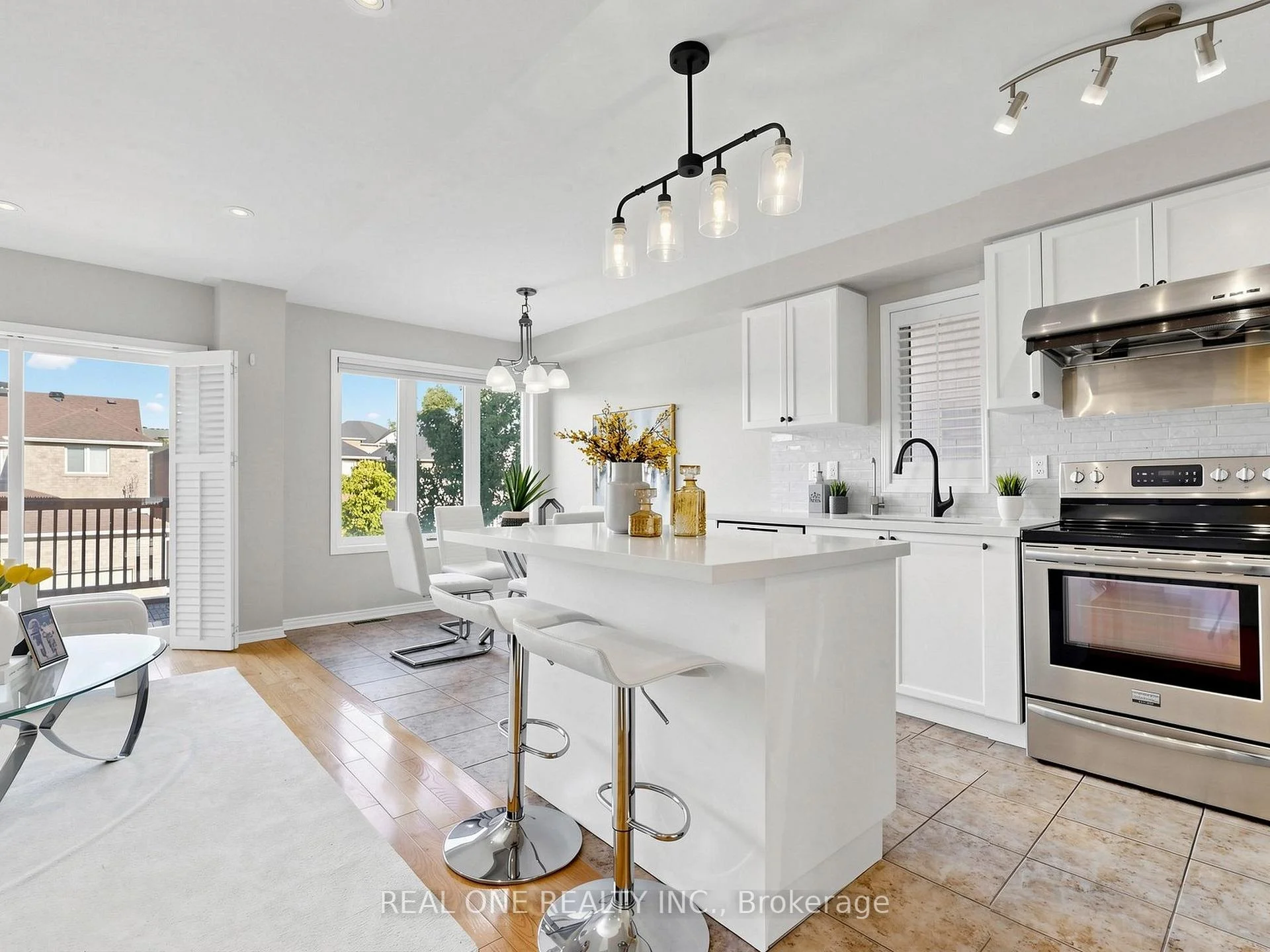 Photo 13 of 29 Rock Garden Street, Markham, Cornell — HOMEH