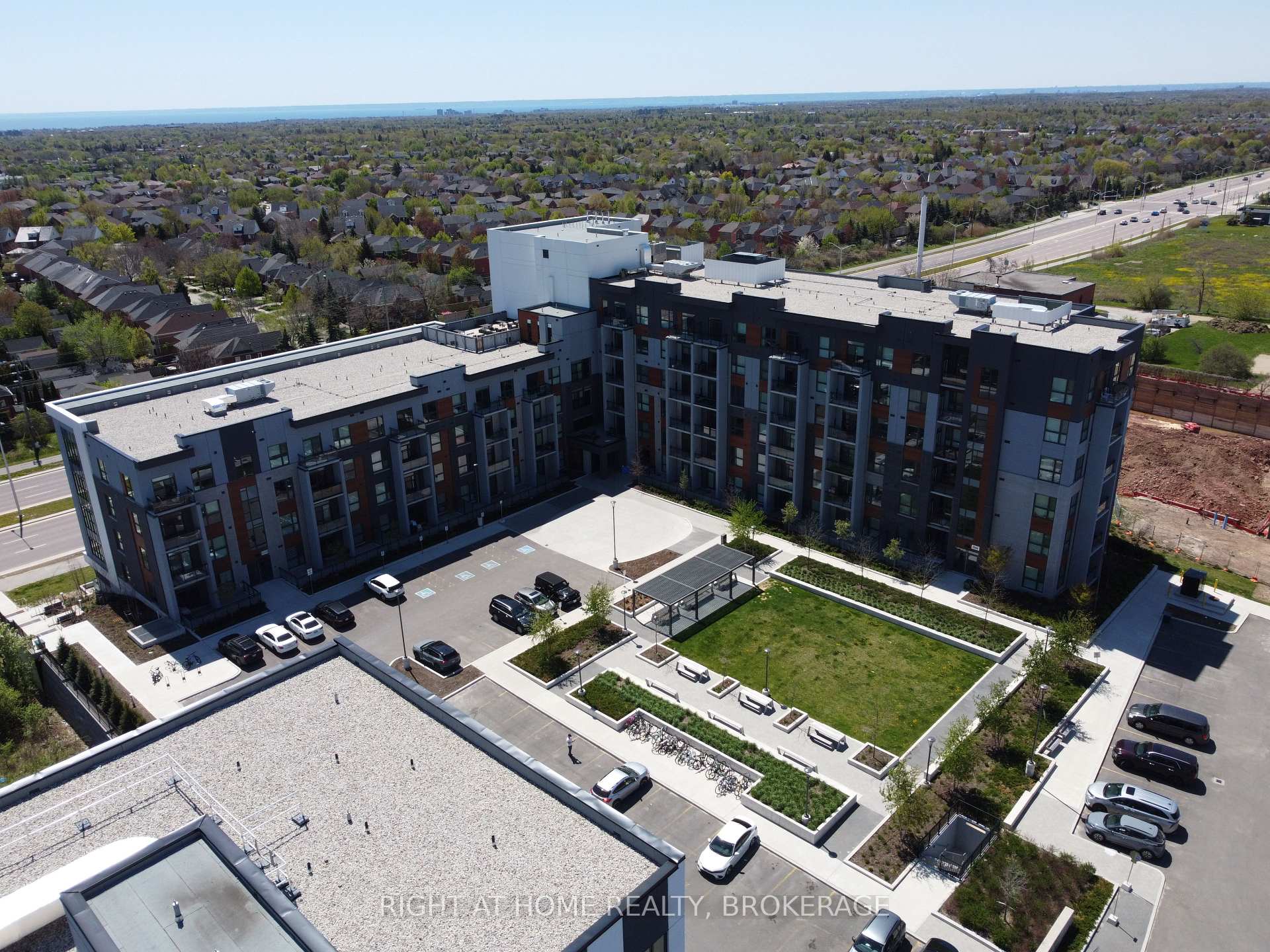 Front of Unit 227, 95 Dundas Street W