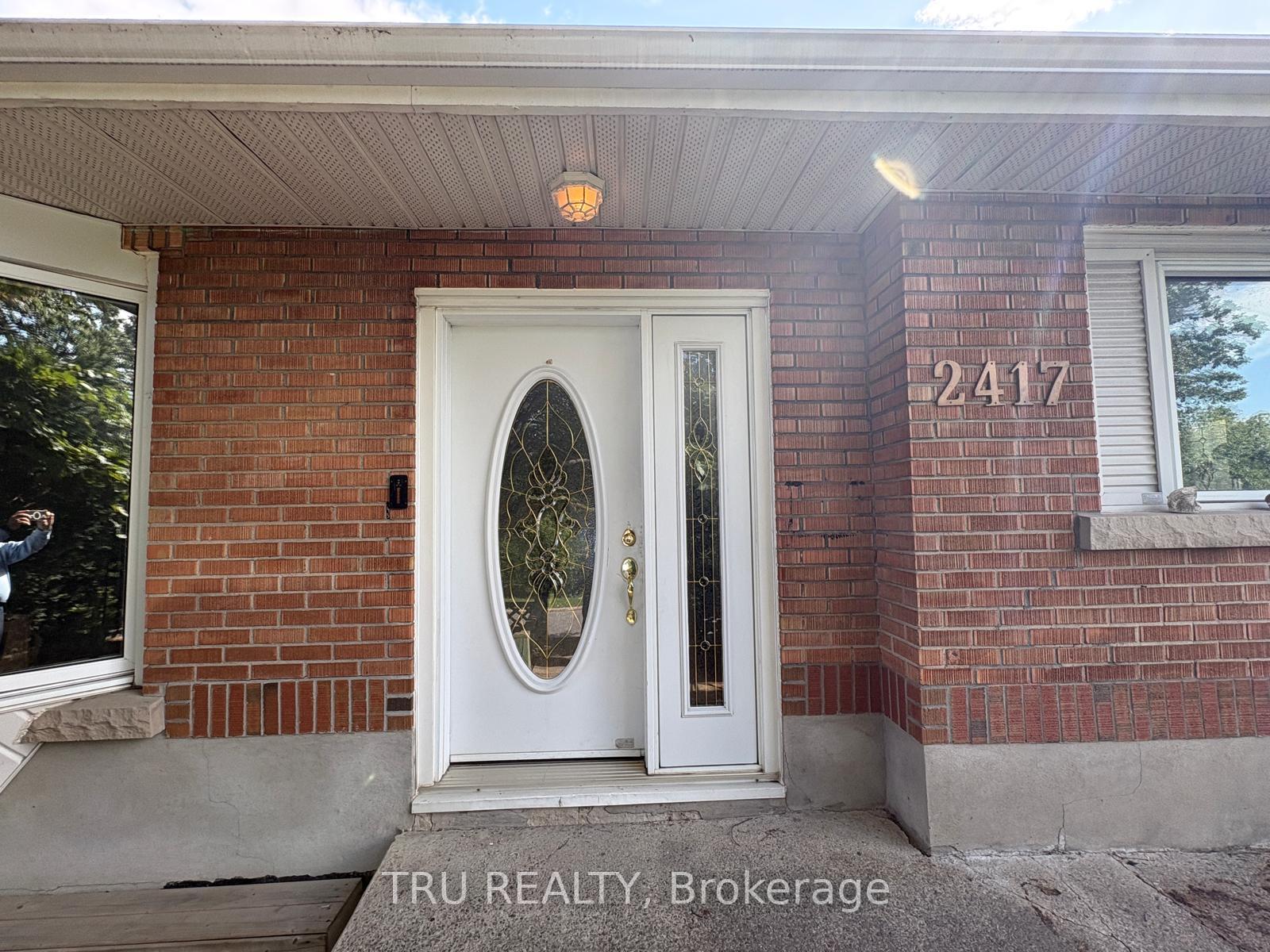 Photo 2 of 2417 Junction Avenue, Ottawa, Heron Park — HOMEH