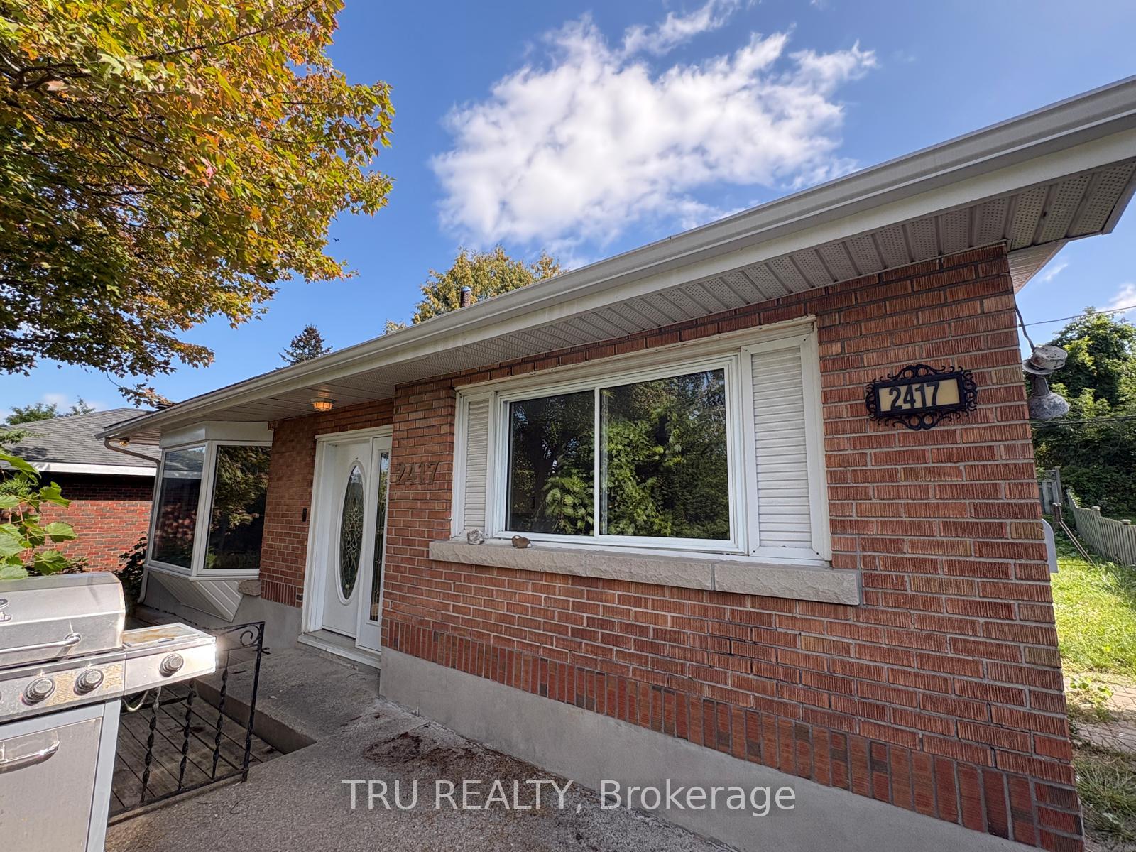 Photo 3 of 2417 Junction Avenue, Ottawa, Heron Park — HOMEH