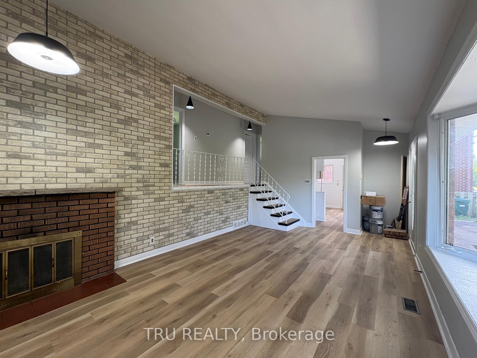 Photo 8 of 2417 Junction Avenue, Ottawa, Heron Park — HOMEH