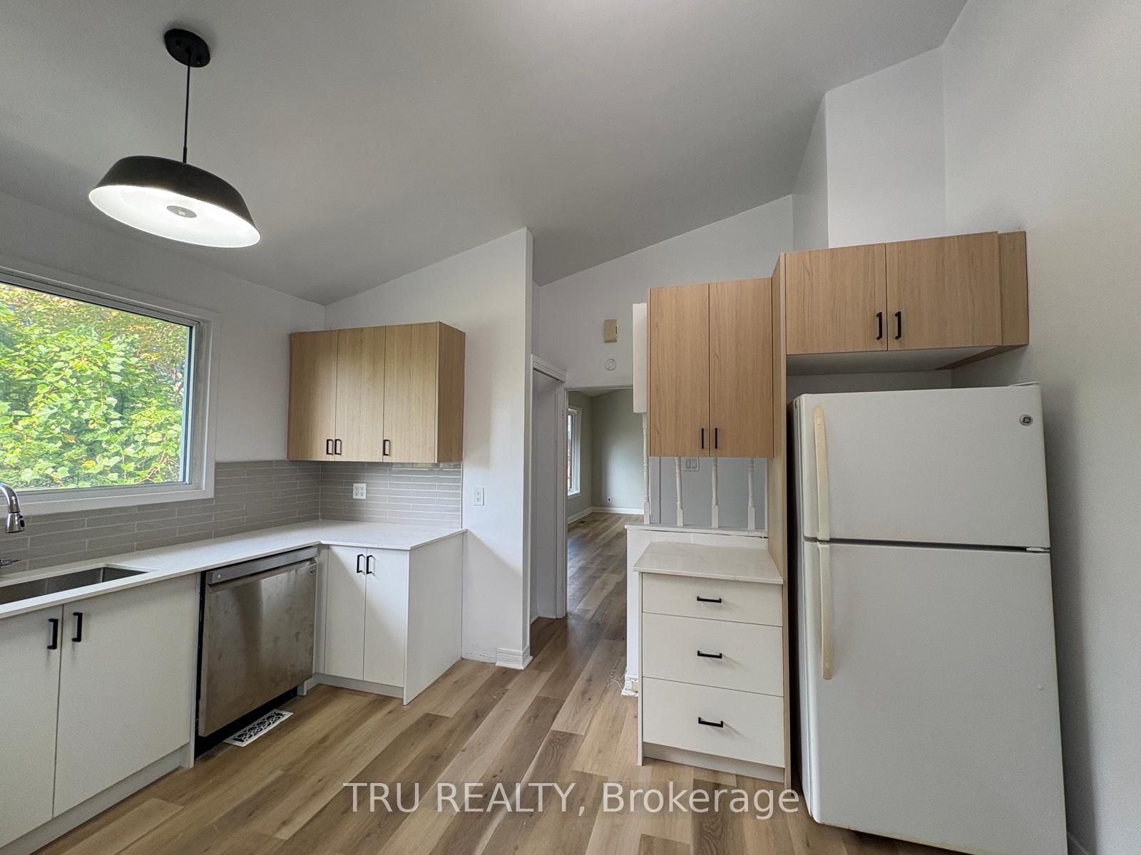 Photo 13 of 2417 Junction Avenue, Ottawa, Heron Park — HOMEH