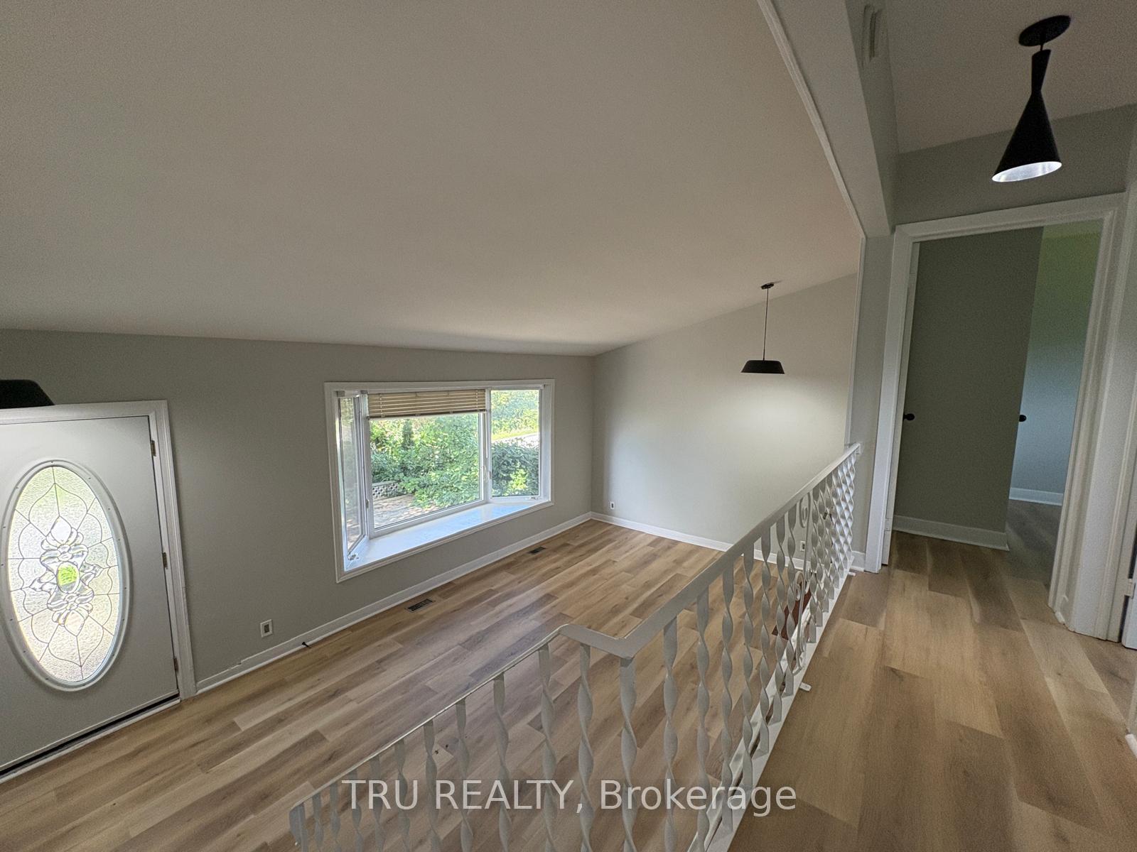 Photo 14 of 2417 Junction Avenue, Ottawa, Heron Park — HOMEH