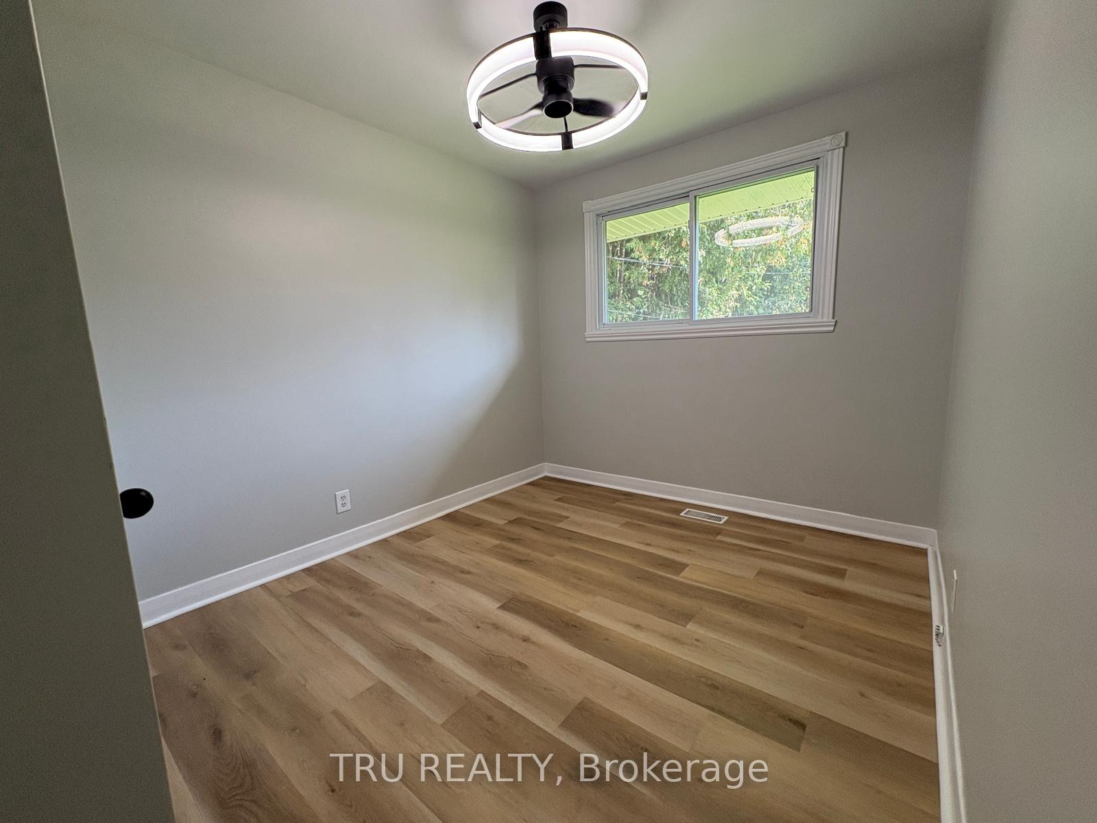 Photo 16 of 2417 Junction Avenue, Ottawa, Heron Park — HOMEH
