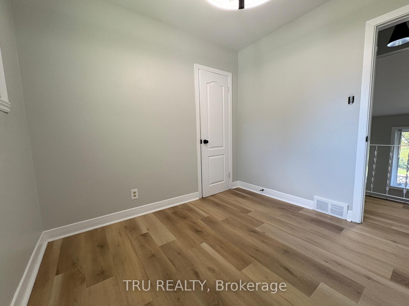 Photo 19 of 2417 Junction Avenue, Ottawa, Heron Park — HOMEH