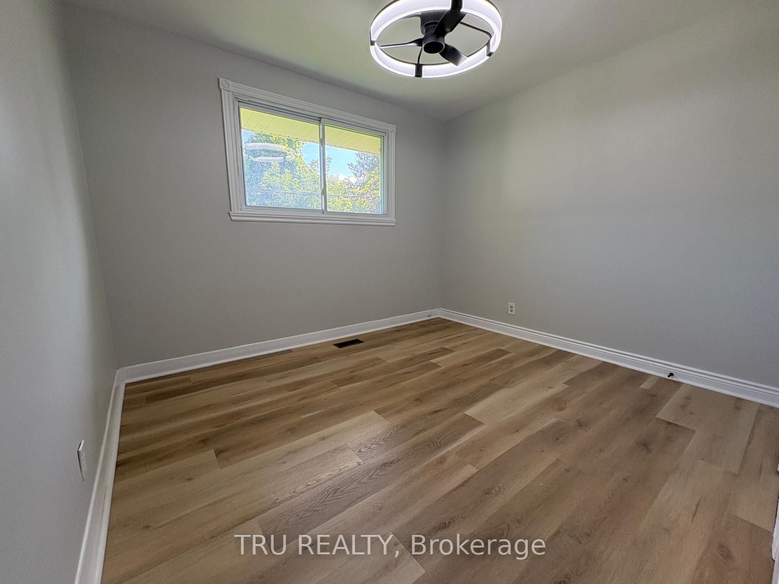 Photo 20 of 2417 Junction Avenue, Ottawa, Heron Park — HOMEH