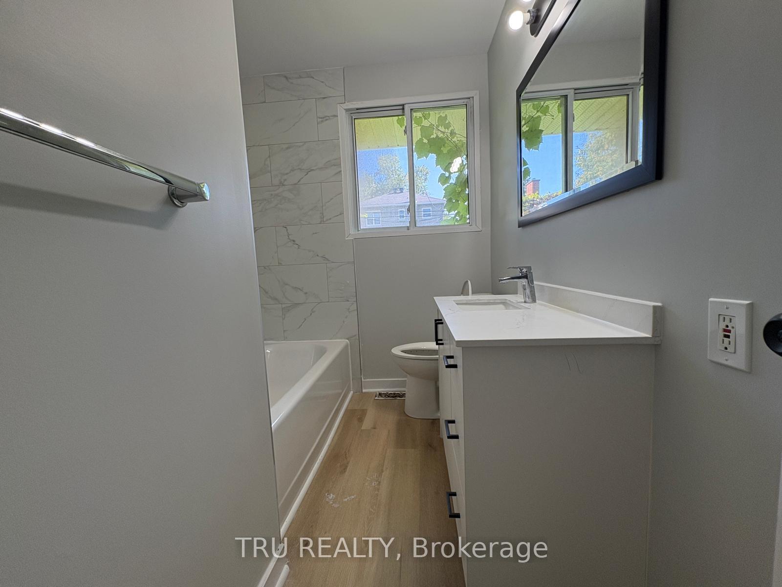 Photo 22 of 2417 Junction Avenue, Ottawa, Heron Park — HOMEH