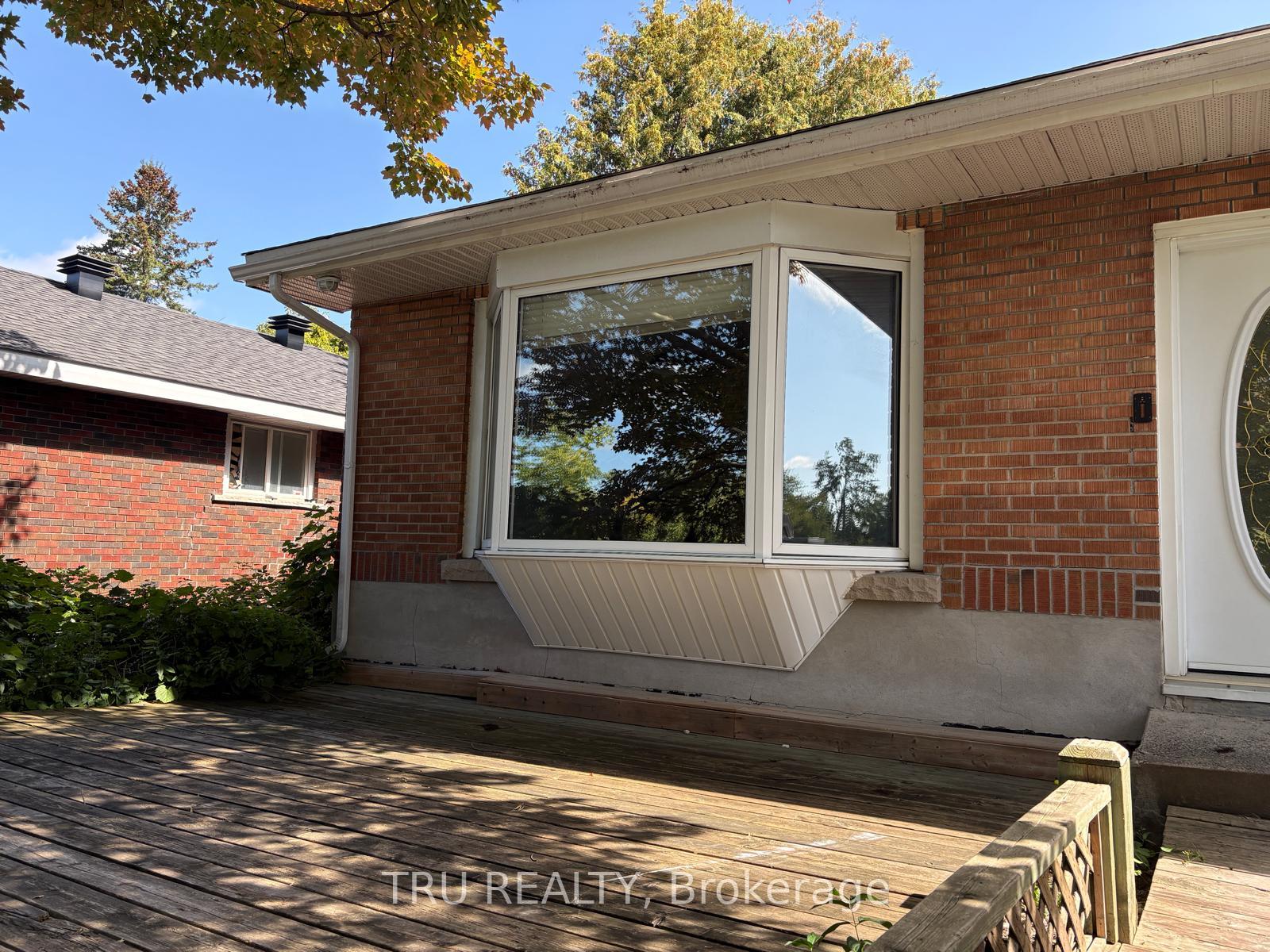 Photo 33 of 2417 Junction Avenue, Ottawa, Heron Park — HOMEH