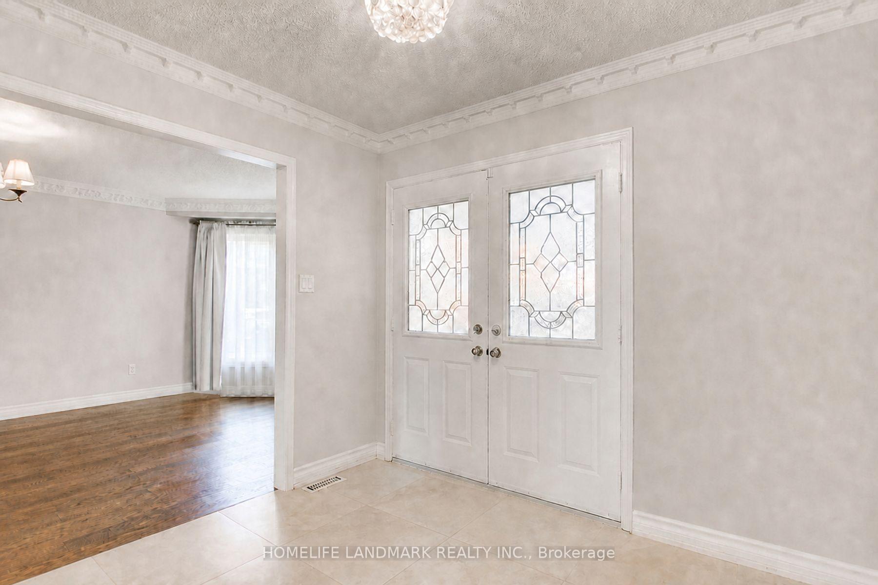 Photo 4 of 49 Barlow Road, Markham, Unionville — HOMEH