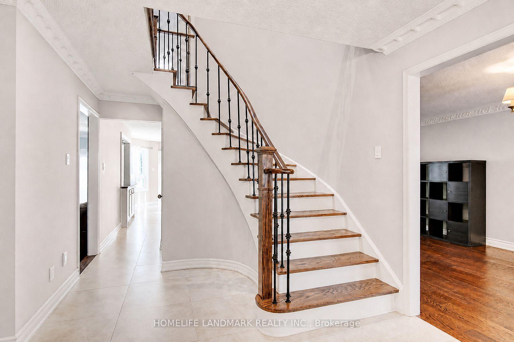 Photo 5 of 49 Barlow Road, Markham, Unionville — HOMEH