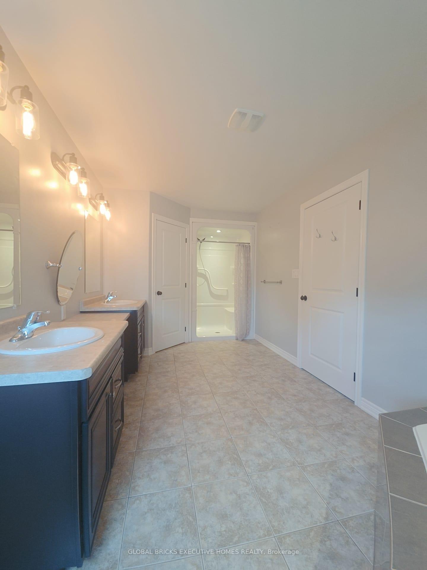 Photo 19 of 47 Southwood Crescent, Haldimand — HOMEH